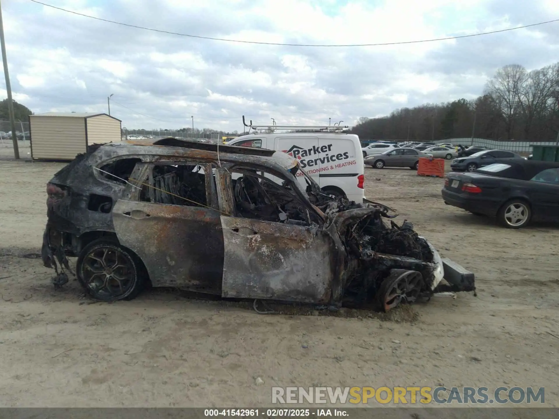 12 Photograph of a damaged car WBXJG7C03L5R51131 BMW X1 2020