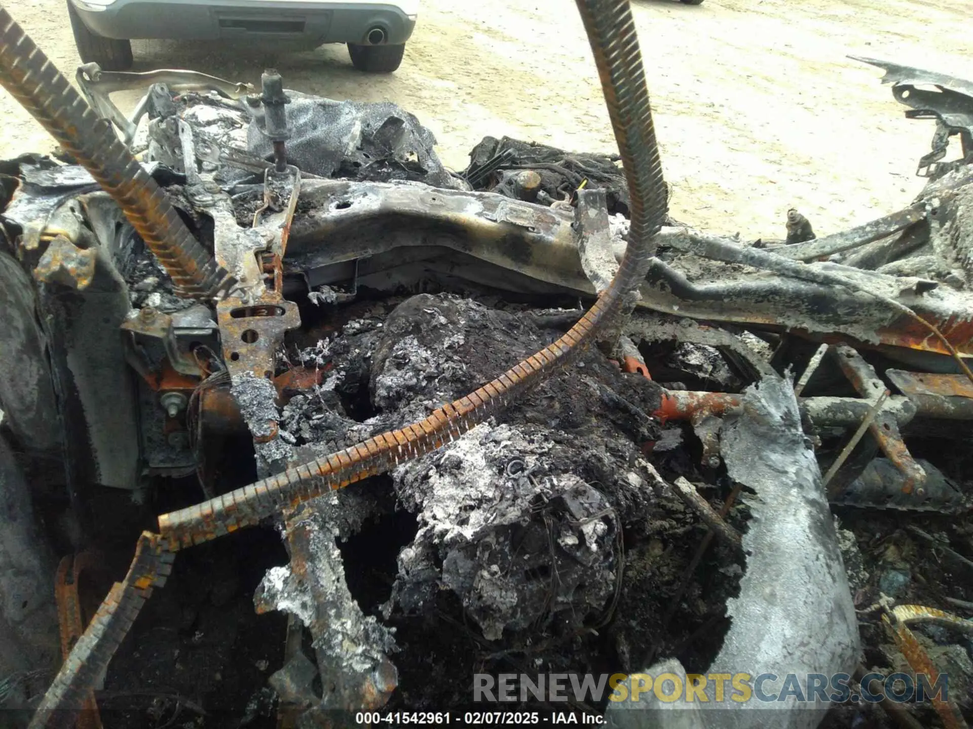 14 Photograph of a damaged car WBXJG7C03L5R51131 BMW X1 2020