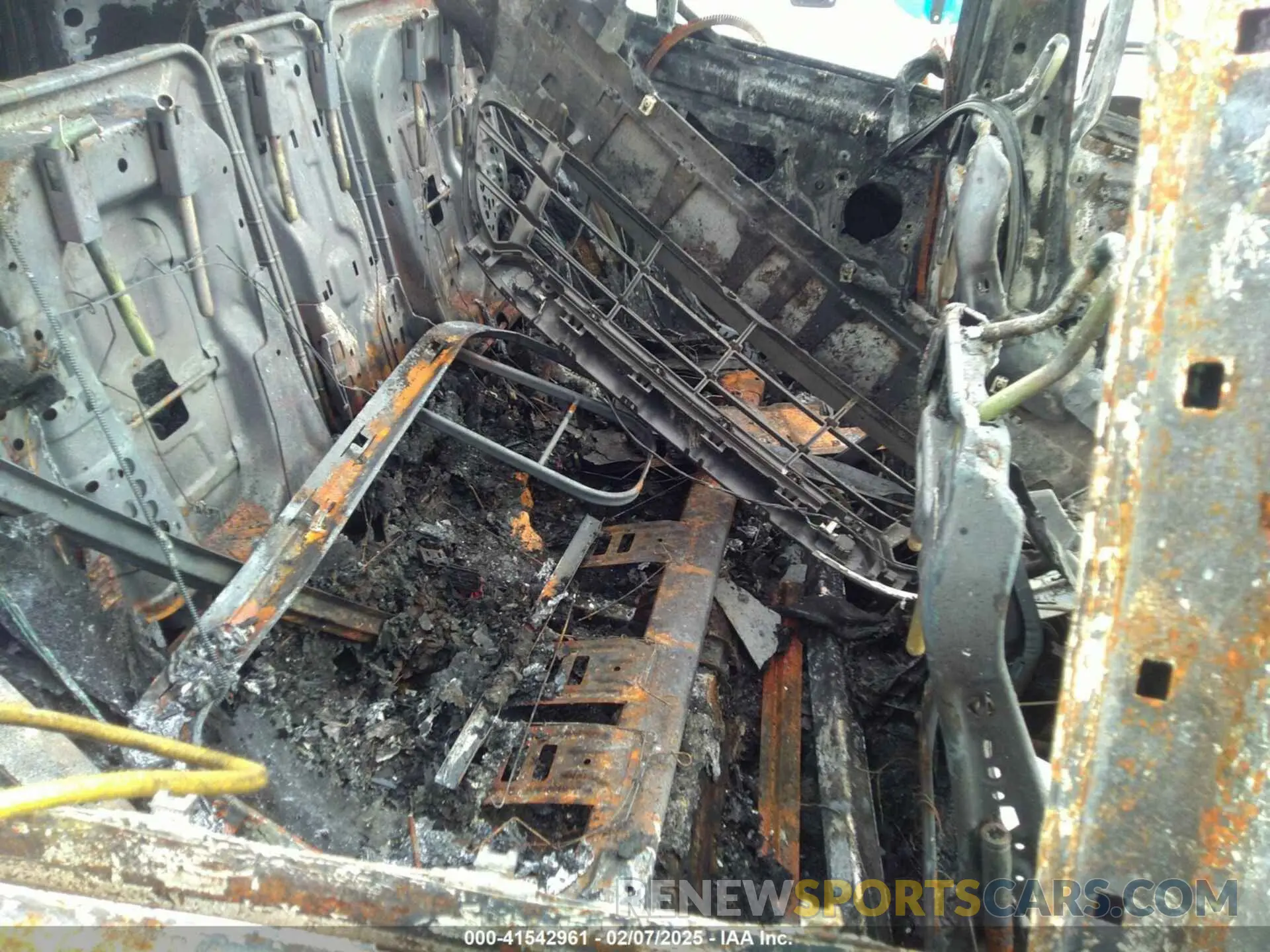 8 Photograph of a damaged car WBXJG7C03L5R51131 BMW X1 2020