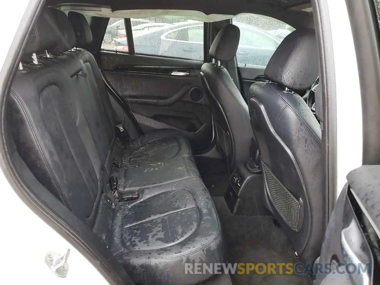 11 Photograph of a damaged car WBXJG7C04L5P25535 BMW X1 2020