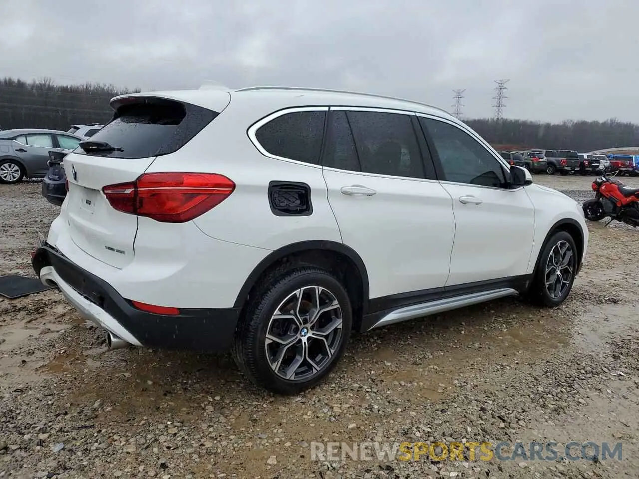 3 Photograph of a damaged car WBXJG7C04L5P25535 BMW X1 2020
