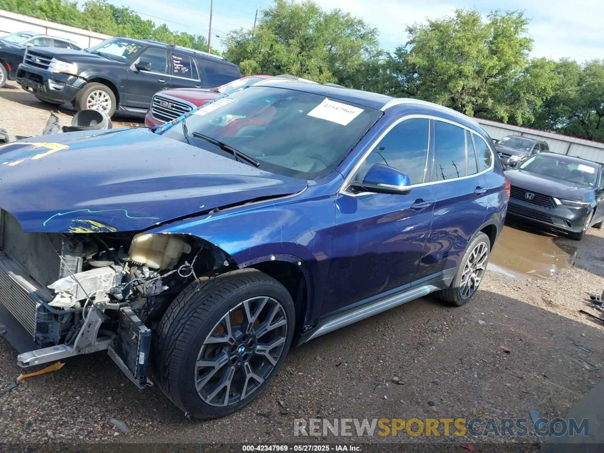 15 Photograph of a damaged car WBXJG7C04L5R54328 BMW X1 2020