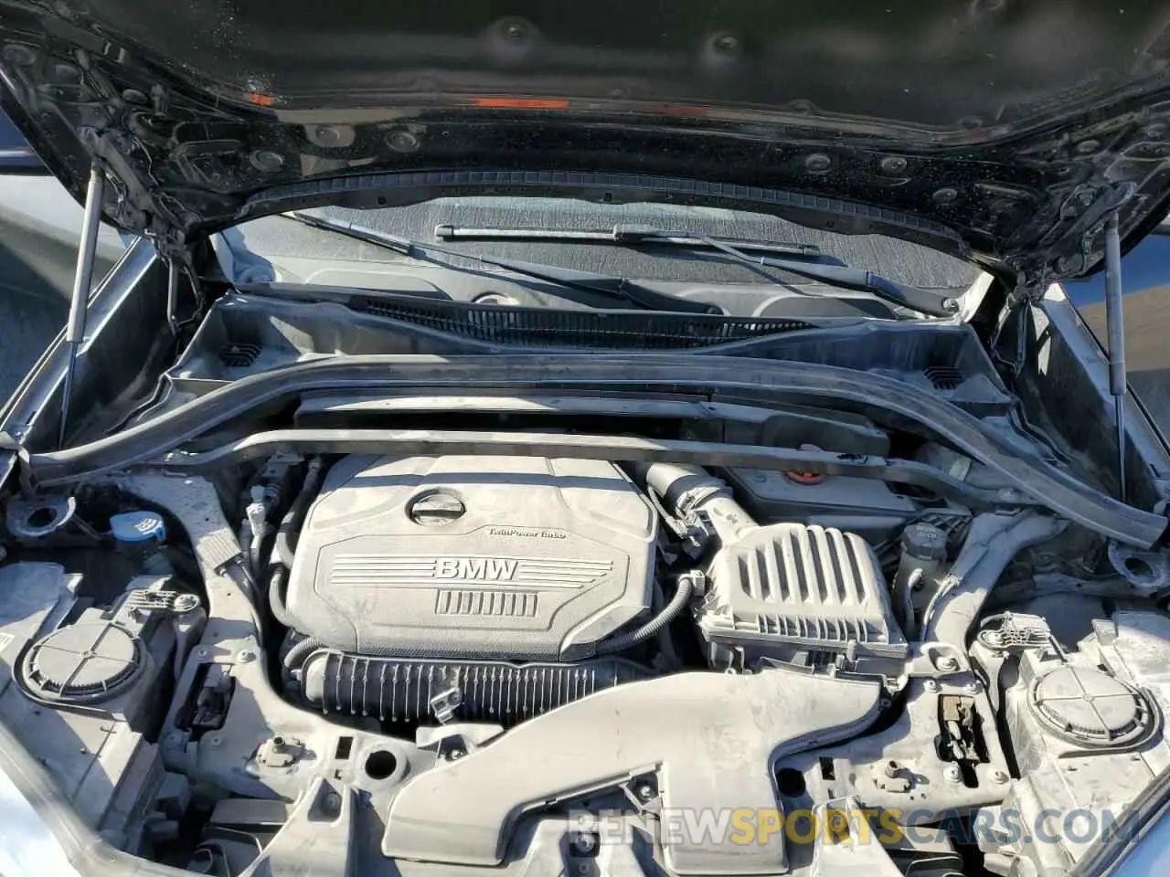12 Photograph of a damaged car WBXJG7C05L5P30369 BMW X1 2020