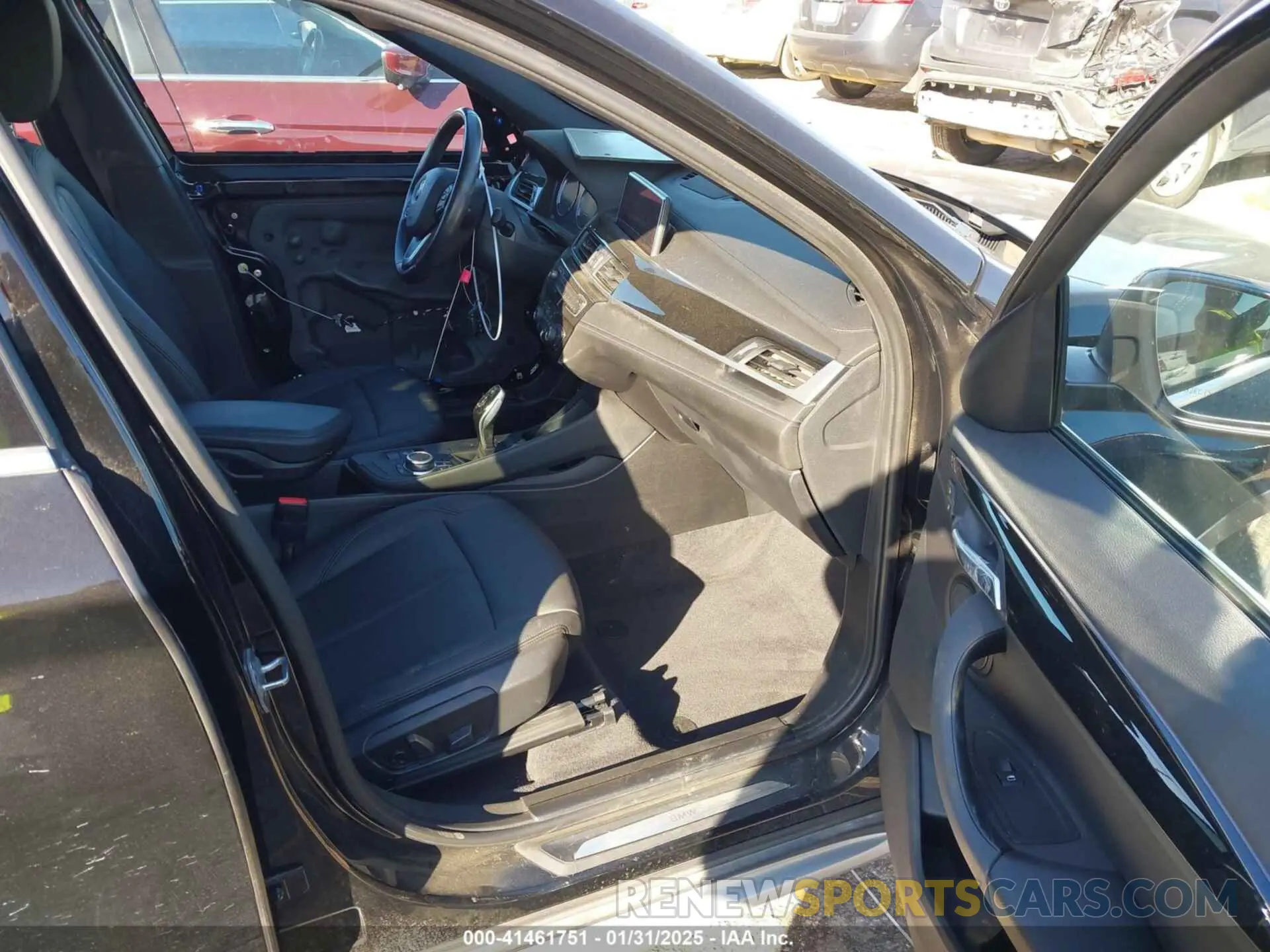 5 Photograph of a damaged car WBXJG7C05L5P47902 BMW X1 2020