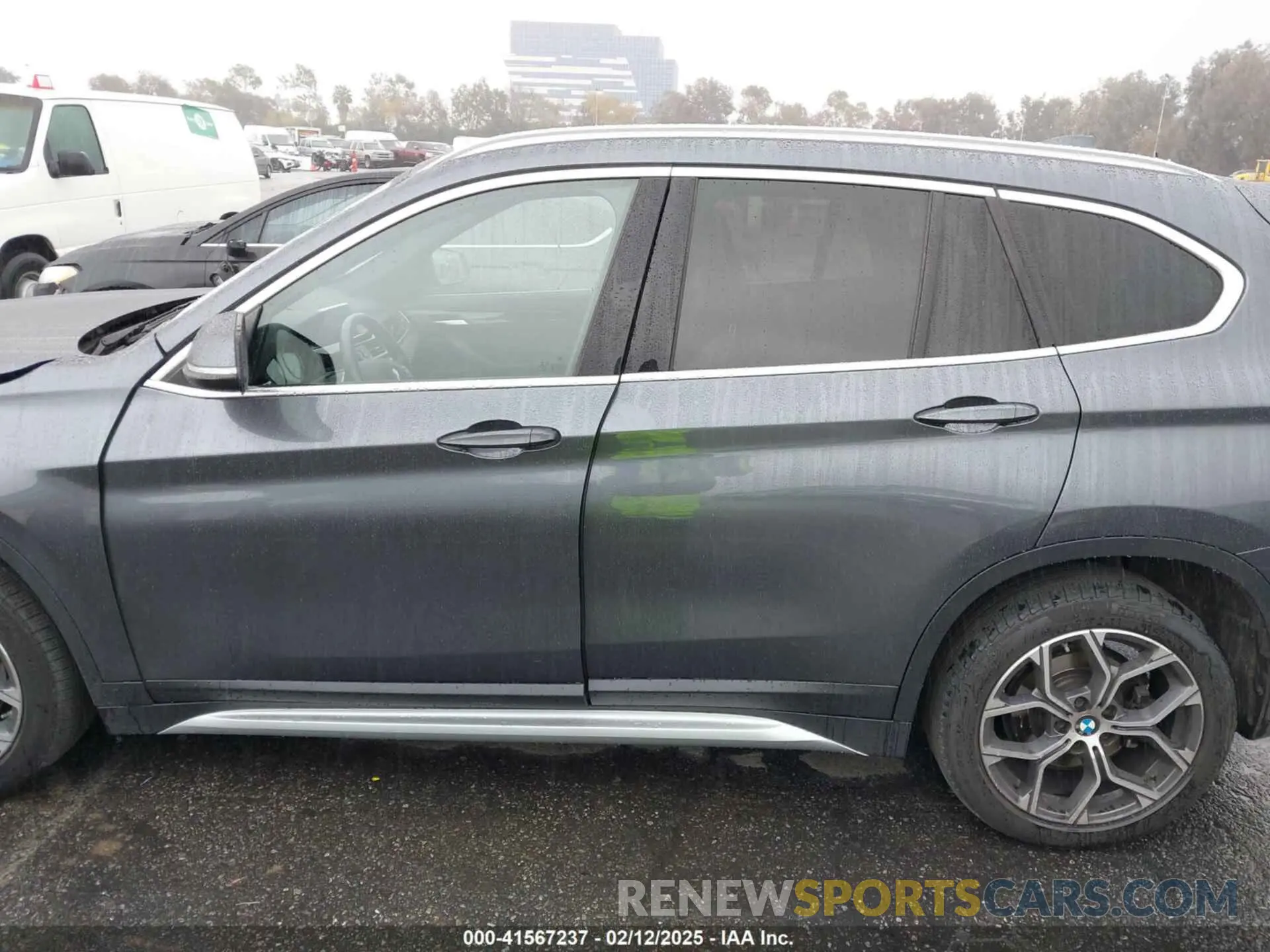 15 Photograph of a damaged car WBXJG7C05L5R44276 BMW X1 2020