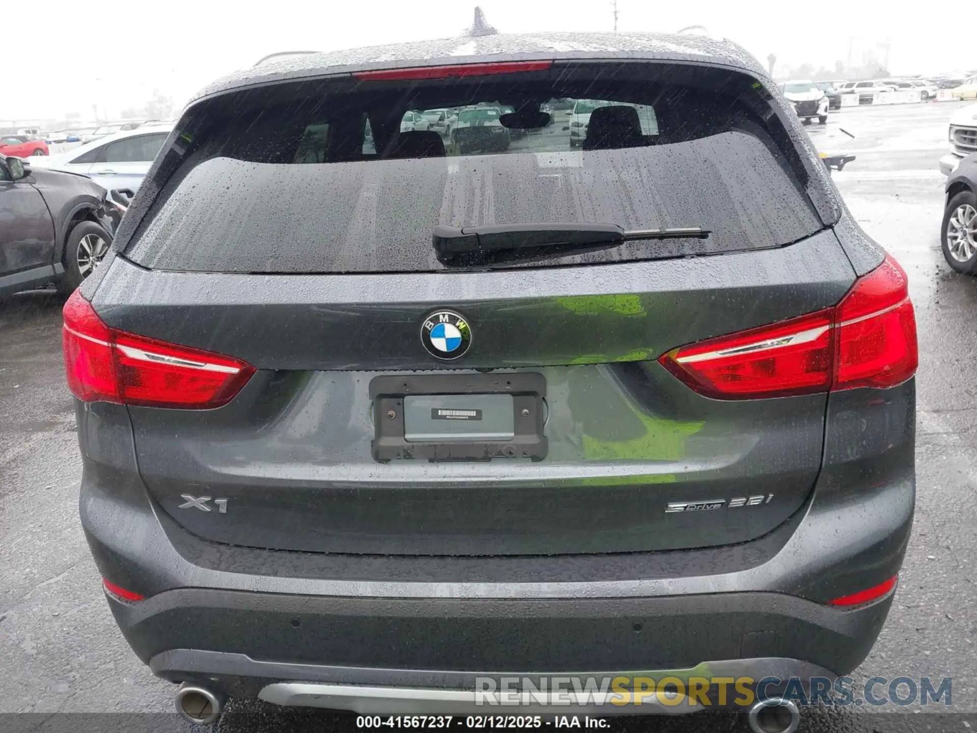 17 Photograph of a damaged car WBXJG7C05L5R44276 BMW X1 2020