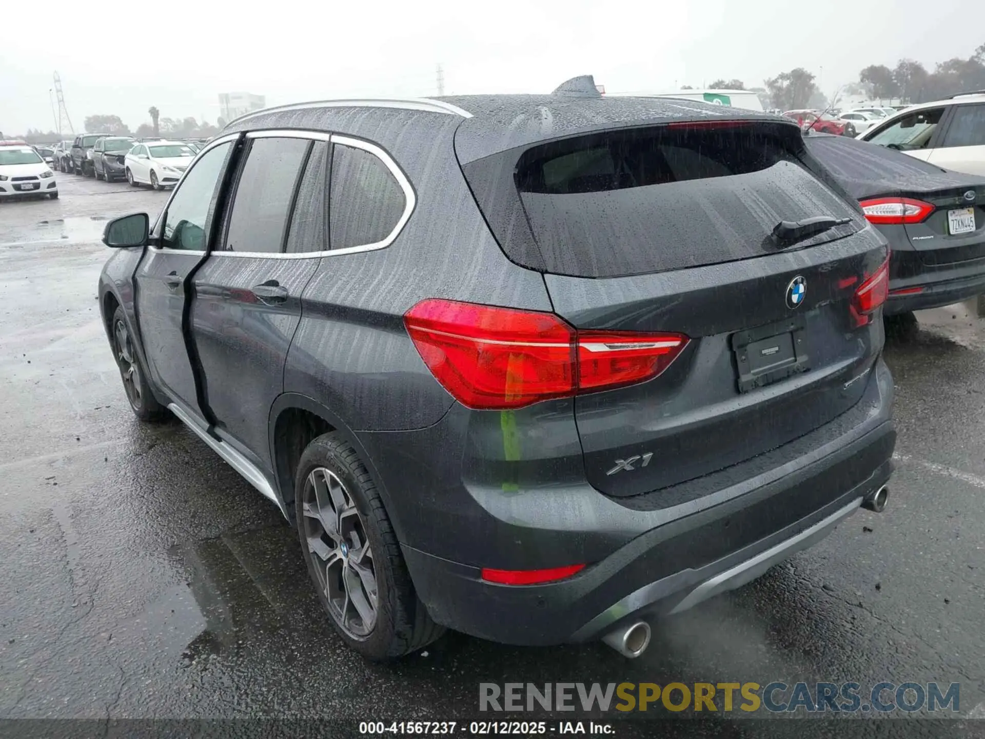 3 Photograph of a damaged car WBXJG7C05L5R44276 BMW X1 2020