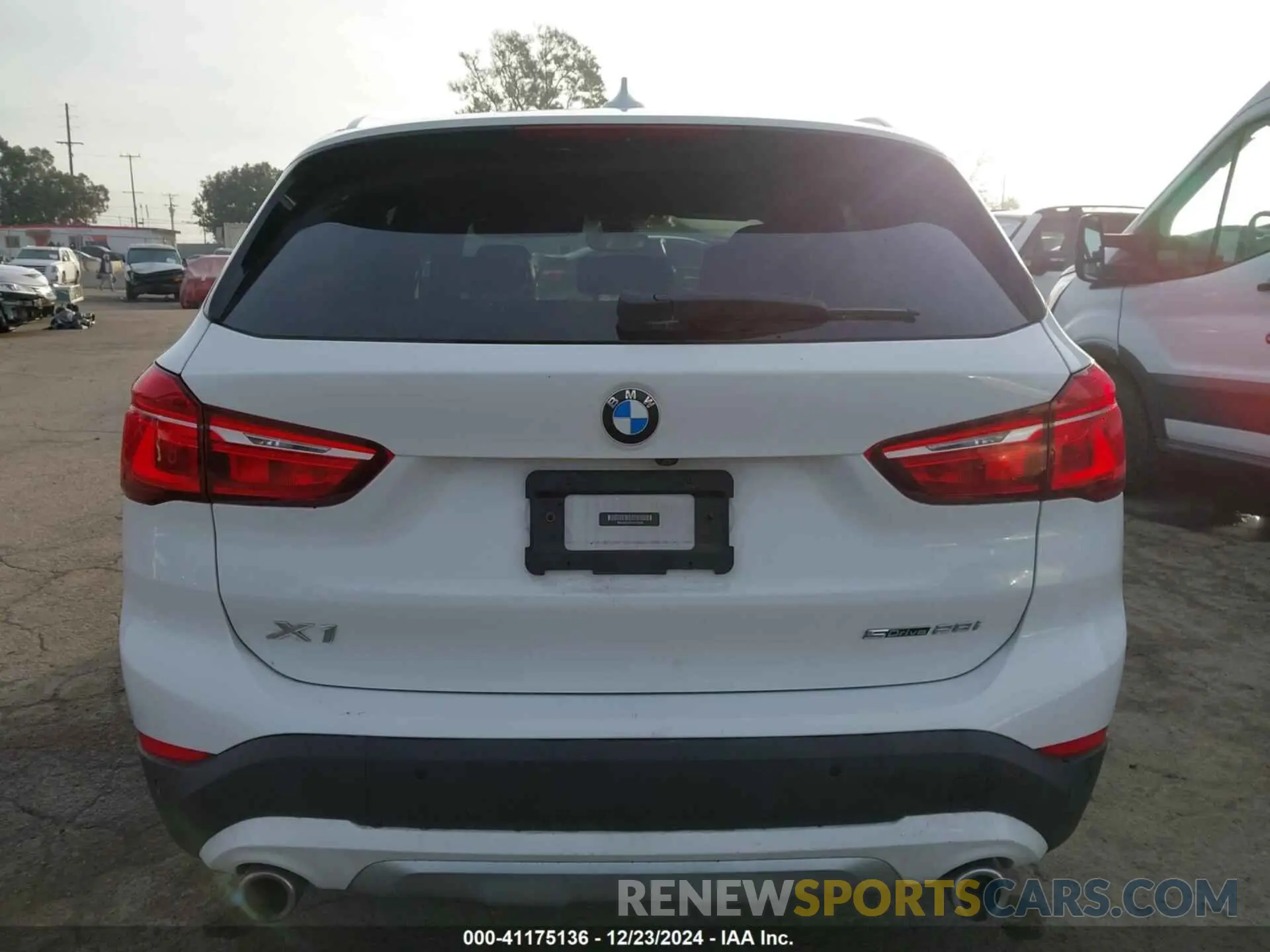 17 Photograph of a damaged car WBXJG7C07L5P25626 BMW X1 2020