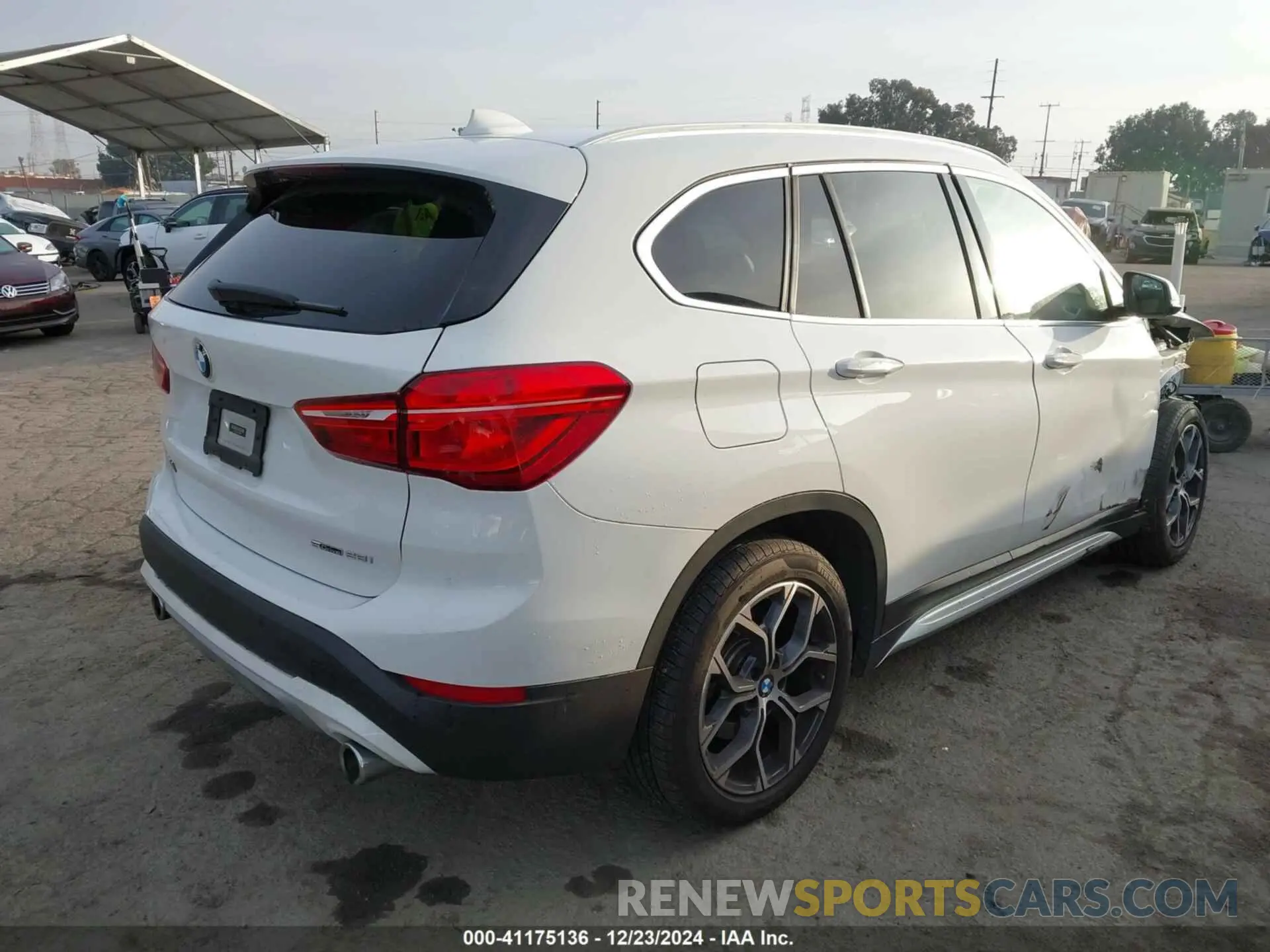4 Photograph of a damaged car WBXJG7C07L5P25626 BMW X1 2020