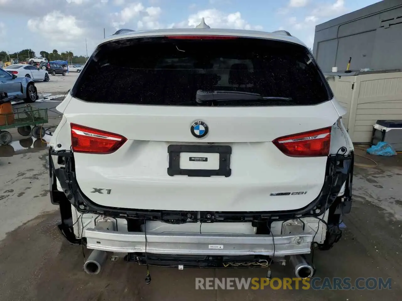 6 Photograph of a damaged car WBXJG7C08L5P47375 BMW X1 2020