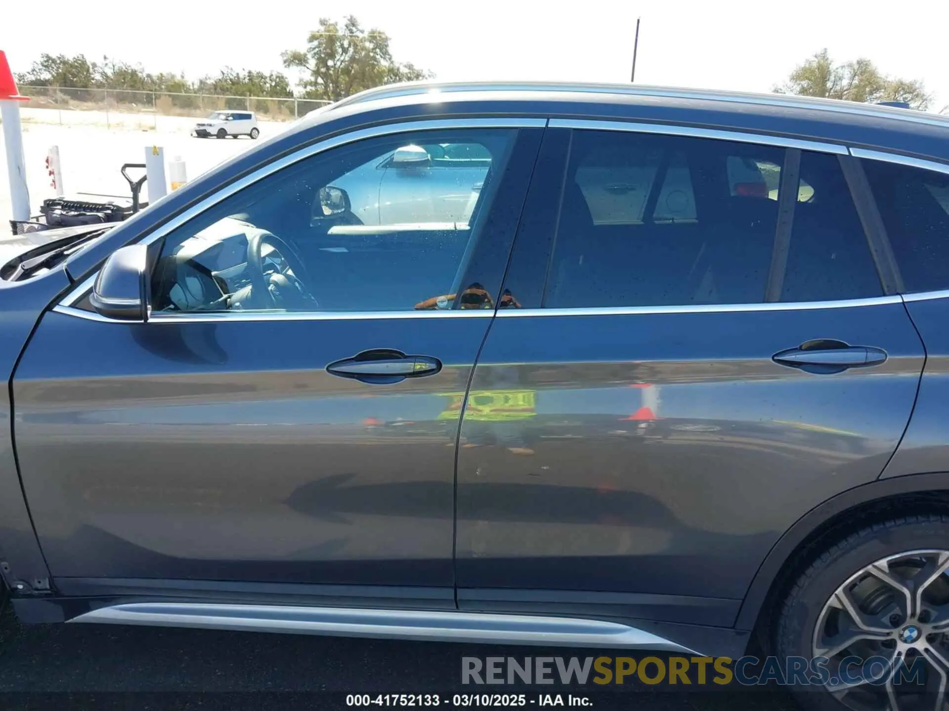15 Photograph of a damaged car WBXJG7C0XL3L92799 BMW X1 2020