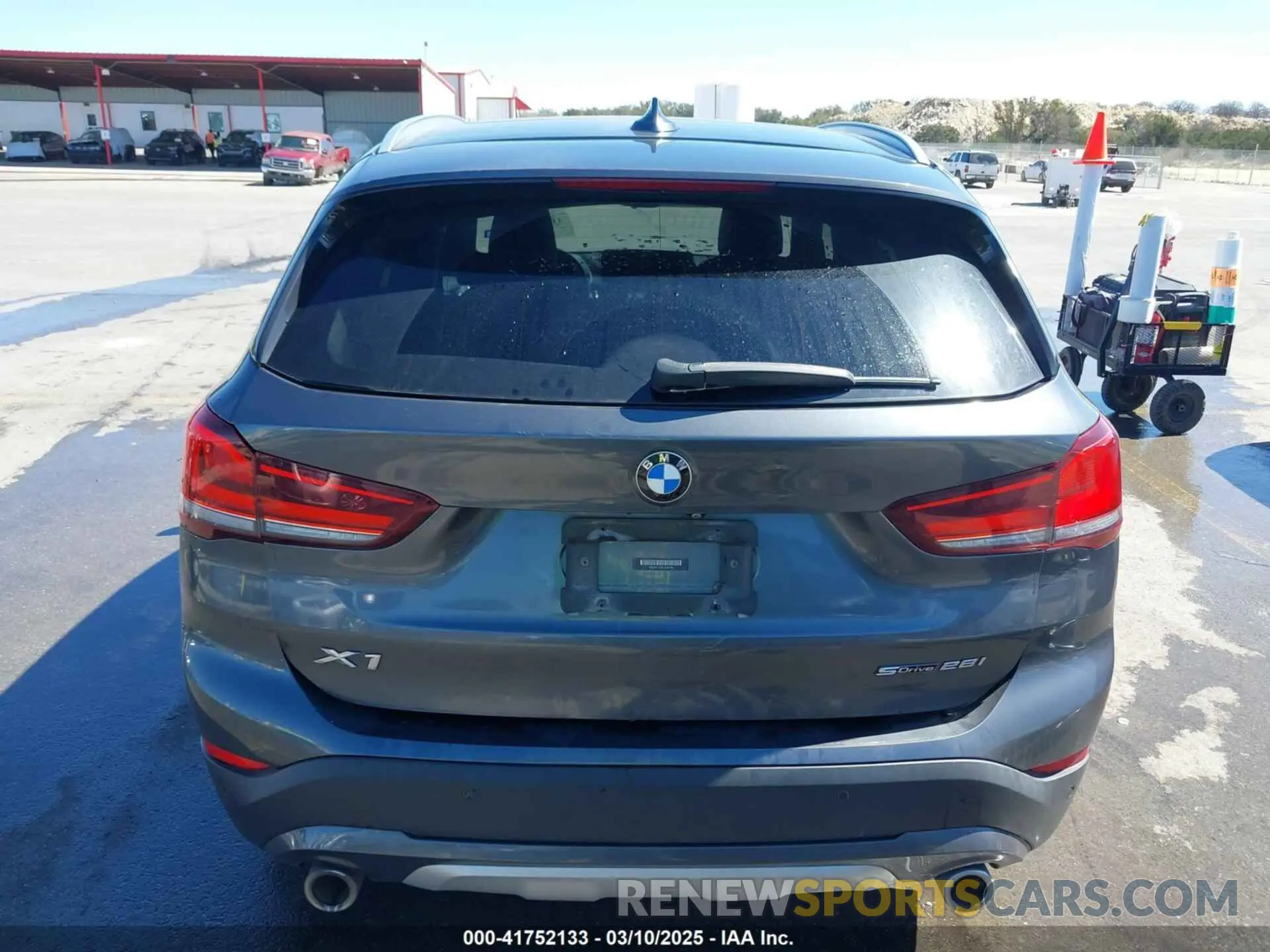 17 Photograph of a damaged car WBXJG7C0XL3L92799 BMW X1 2020