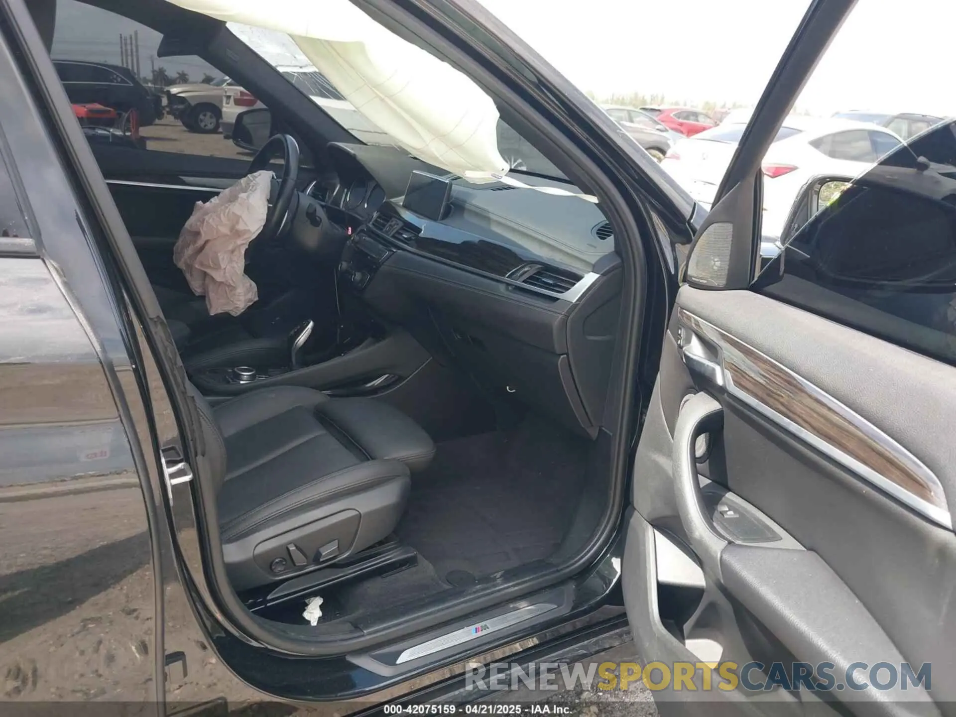 5 Photograph of a damaged car WBXJG7C0XL5P74237 BMW X1 2020
