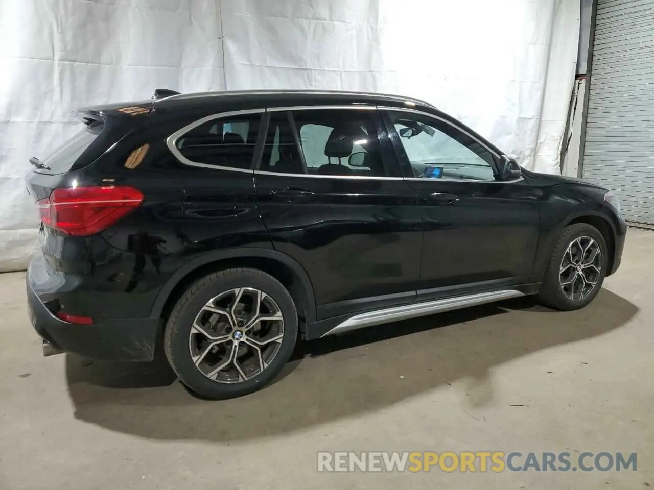3 Photograph of a damaged car WBXJG9C01L5P75983 BMW X1 2020