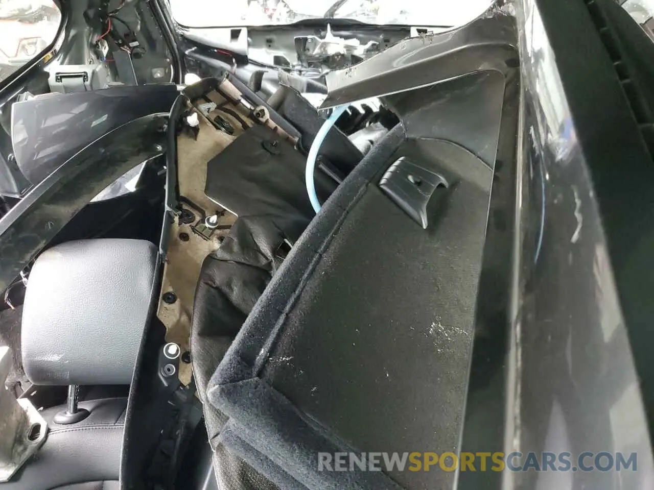 10 Photograph of a damaged car WBXJG9C06L5R70557 BMW X1 2020
