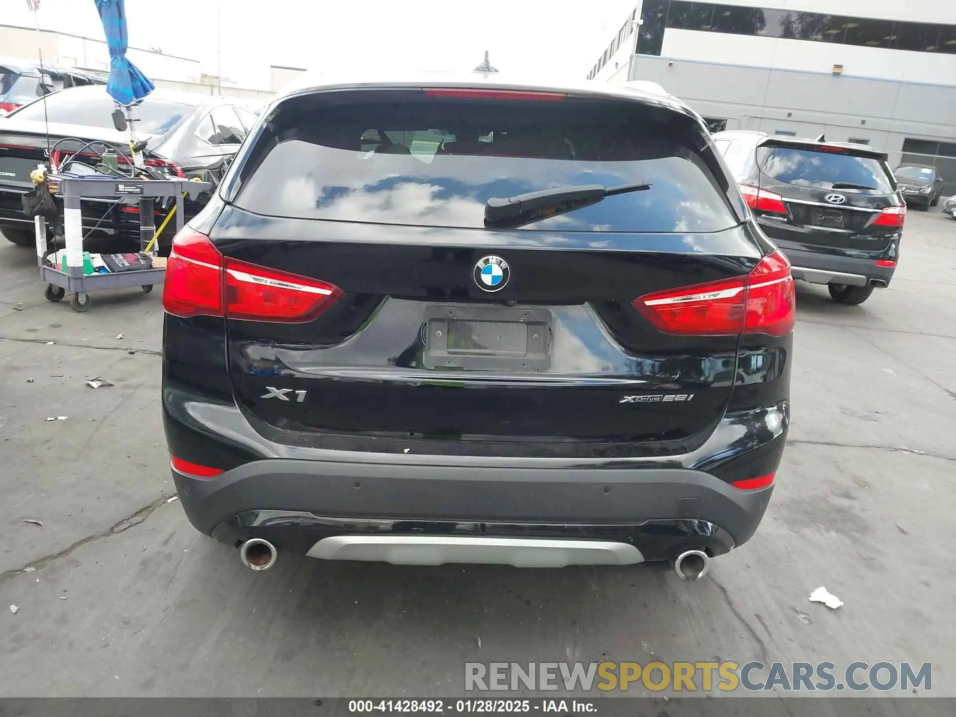 16 Photograph of a damaged car WBXJG9C09L5R01054 BMW X1 2020