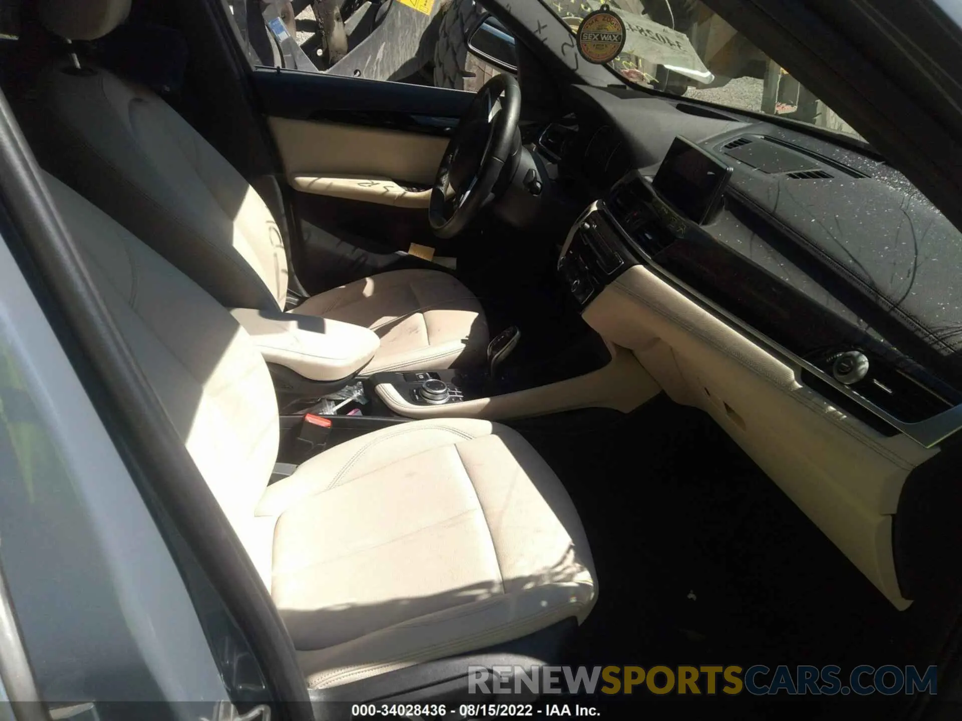 5 Photograph of a damaged car WBXJG9C09L5R64011 BMW X1 2020