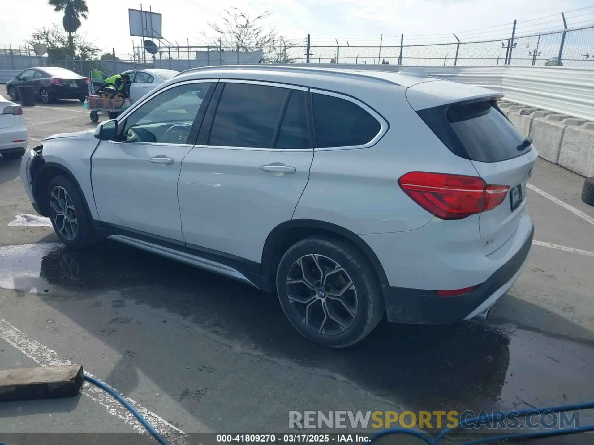 3 Photograph of a damaged car WBXJG7C00M5S02921 BMW X1 2021