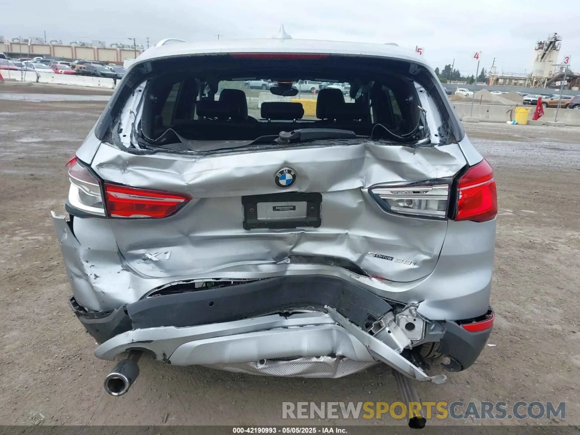 16 Photograph of a damaged car WBXJG7C00M5S58454 BMW X1 2021