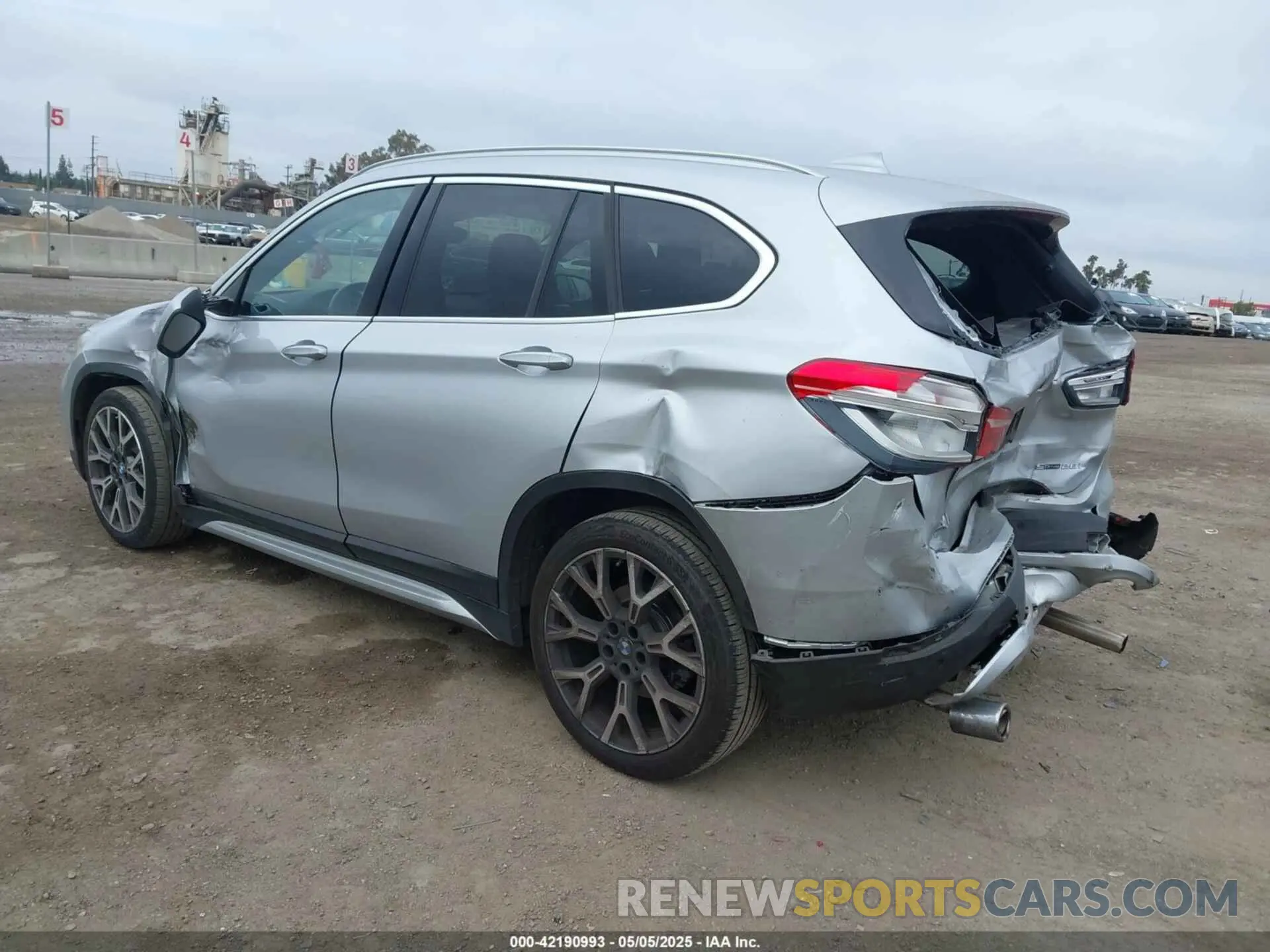 3 Photograph of a damaged car WBXJG7C00M5S58454 BMW X1 2021