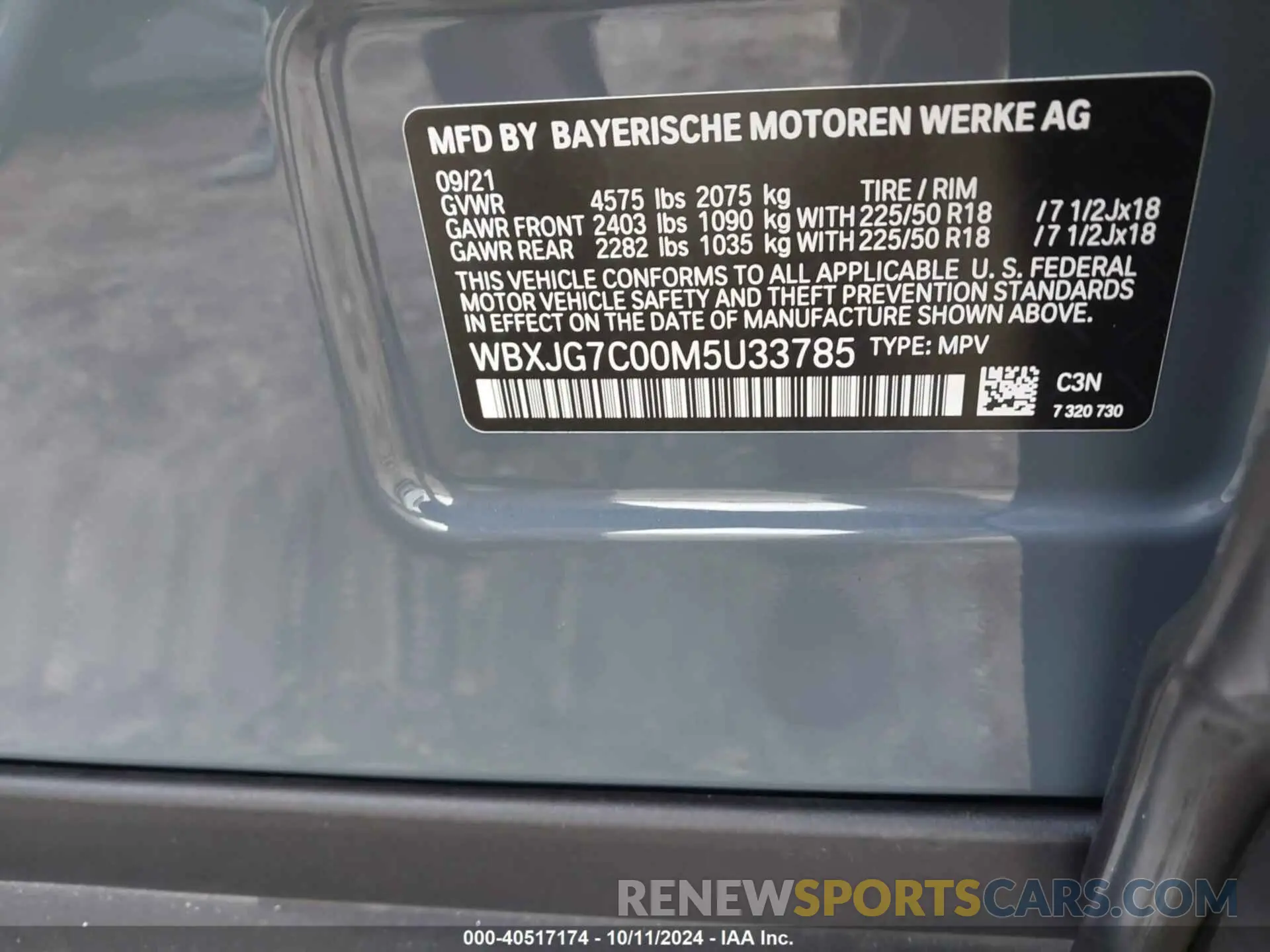 9 Photograph of a damaged car WBXJG7C00M5U33785 BMW X1 2021