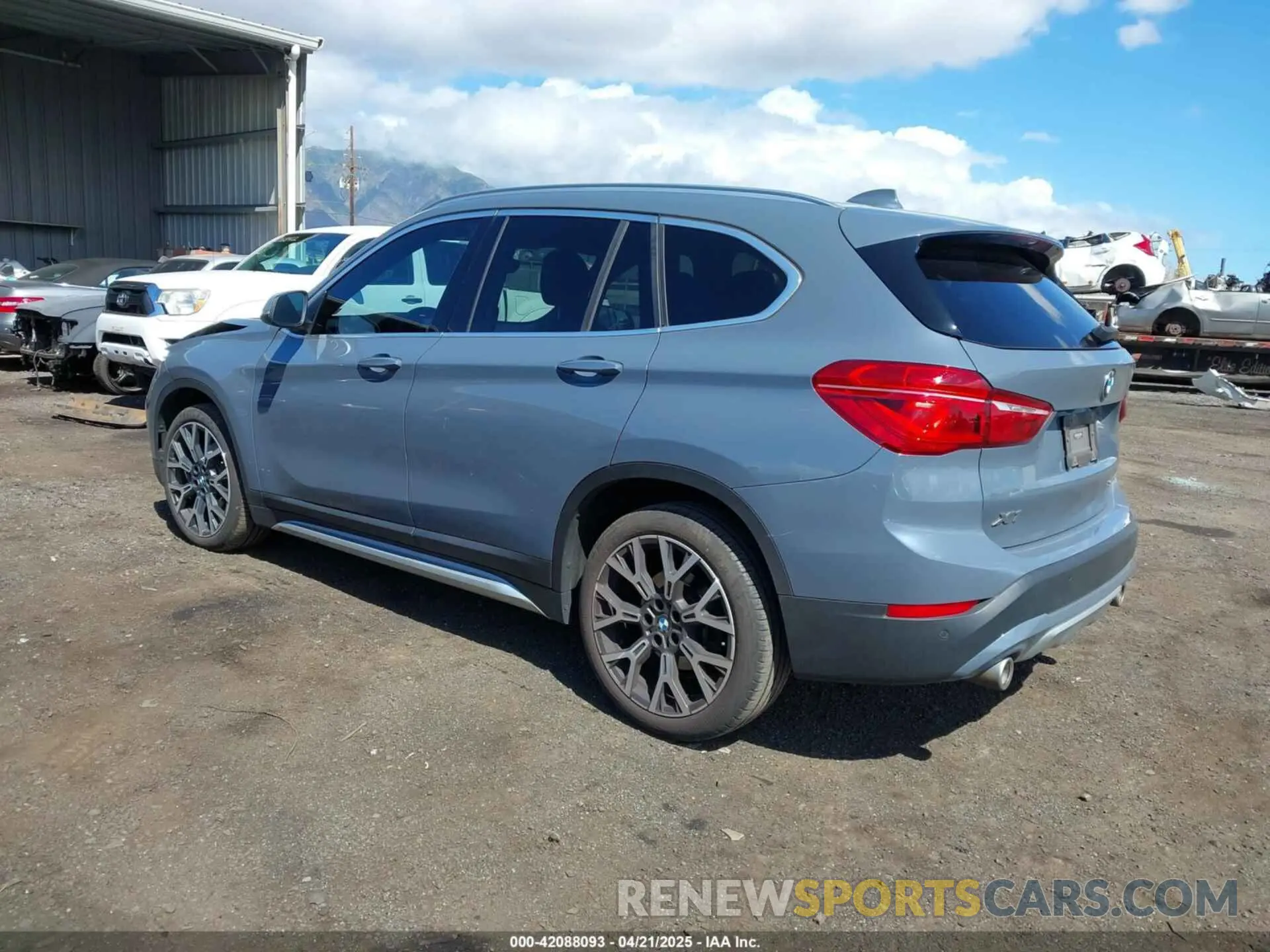 3 Photograph of a damaged car WBXJG7C01M5S66837 BMW X1 2021