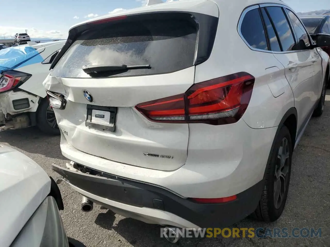 6 Photograph of a damaged car WBXJG7C01M5T72642 BMW X1 2021
