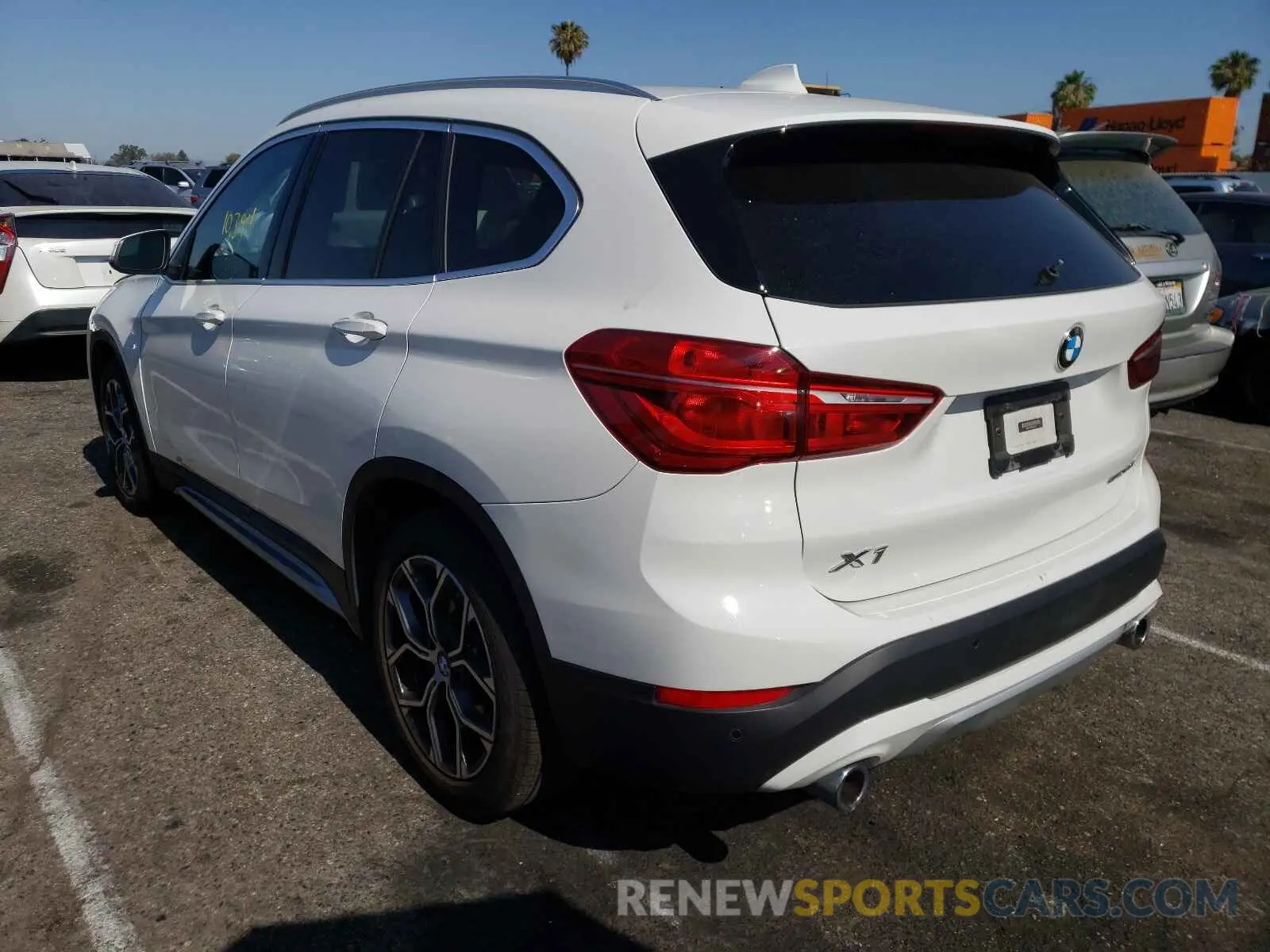 3 Photograph of a damaged car WBXJG7C02M5S95568 BMW X1 2021