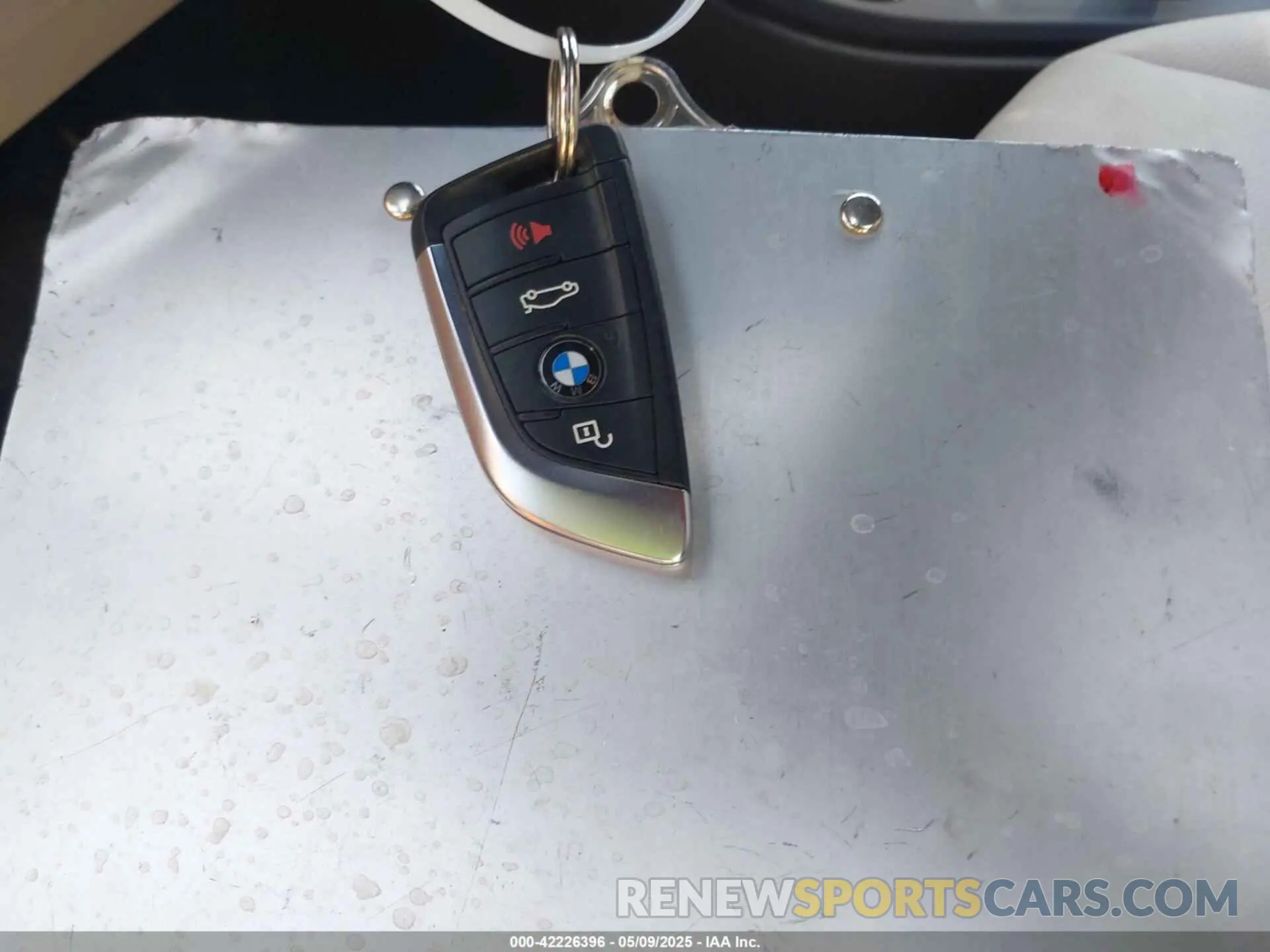 11 Photograph of a damaged car WBXJG7C02M5T37169 BMW X1 2021