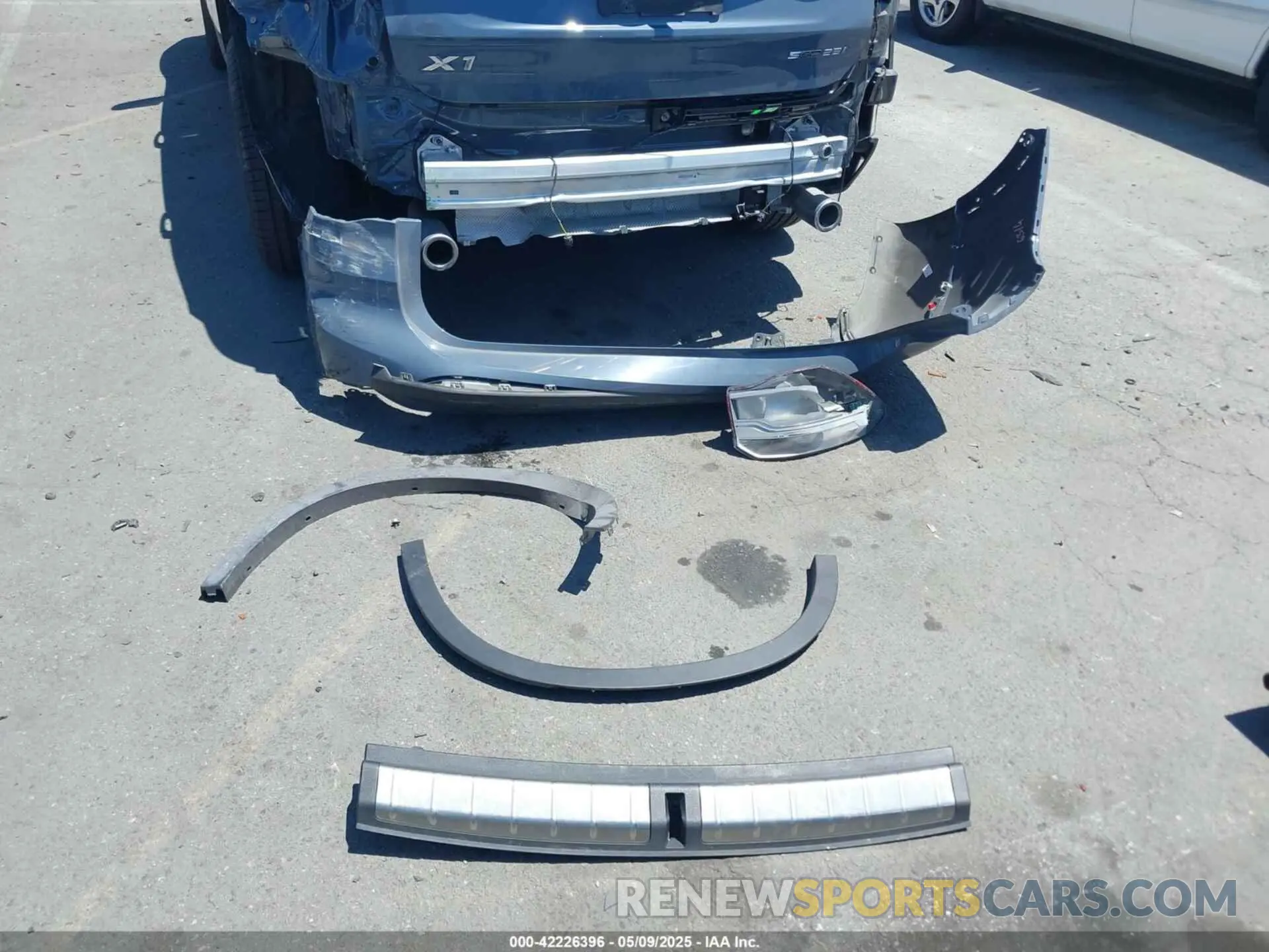 12 Photograph of a damaged car WBXJG7C02M5T37169 BMW X1 2021