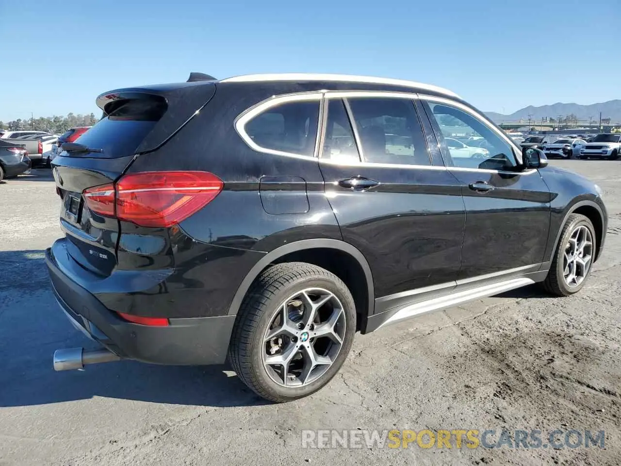 3 Photograph of a damaged car WBXJG7C03M5T10112 BMW X1 2021