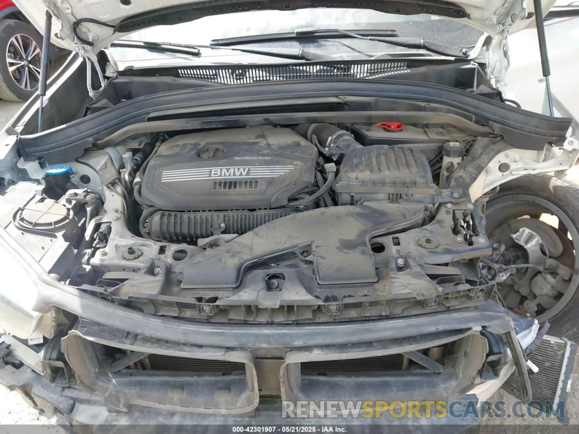 10 Photograph of a damaged car WBXJG7C06M5S95797 BMW X1 2021