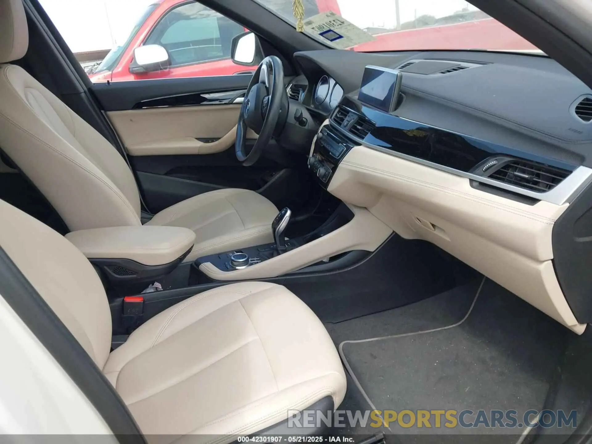 5 Photograph of a damaged car WBXJG7C06M5S95797 BMW X1 2021