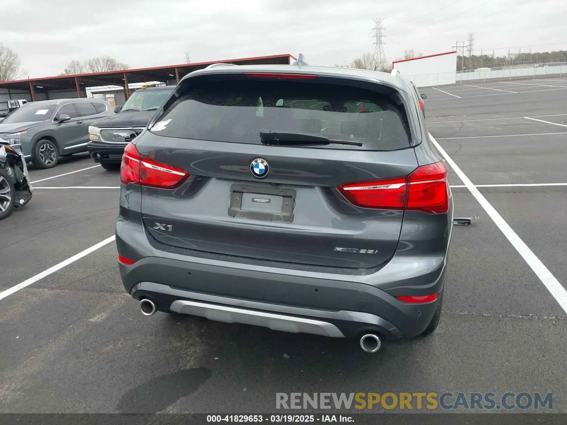 16 Photograph of a damaged car WBXJG7C07M5S08831 BMW X1 2021