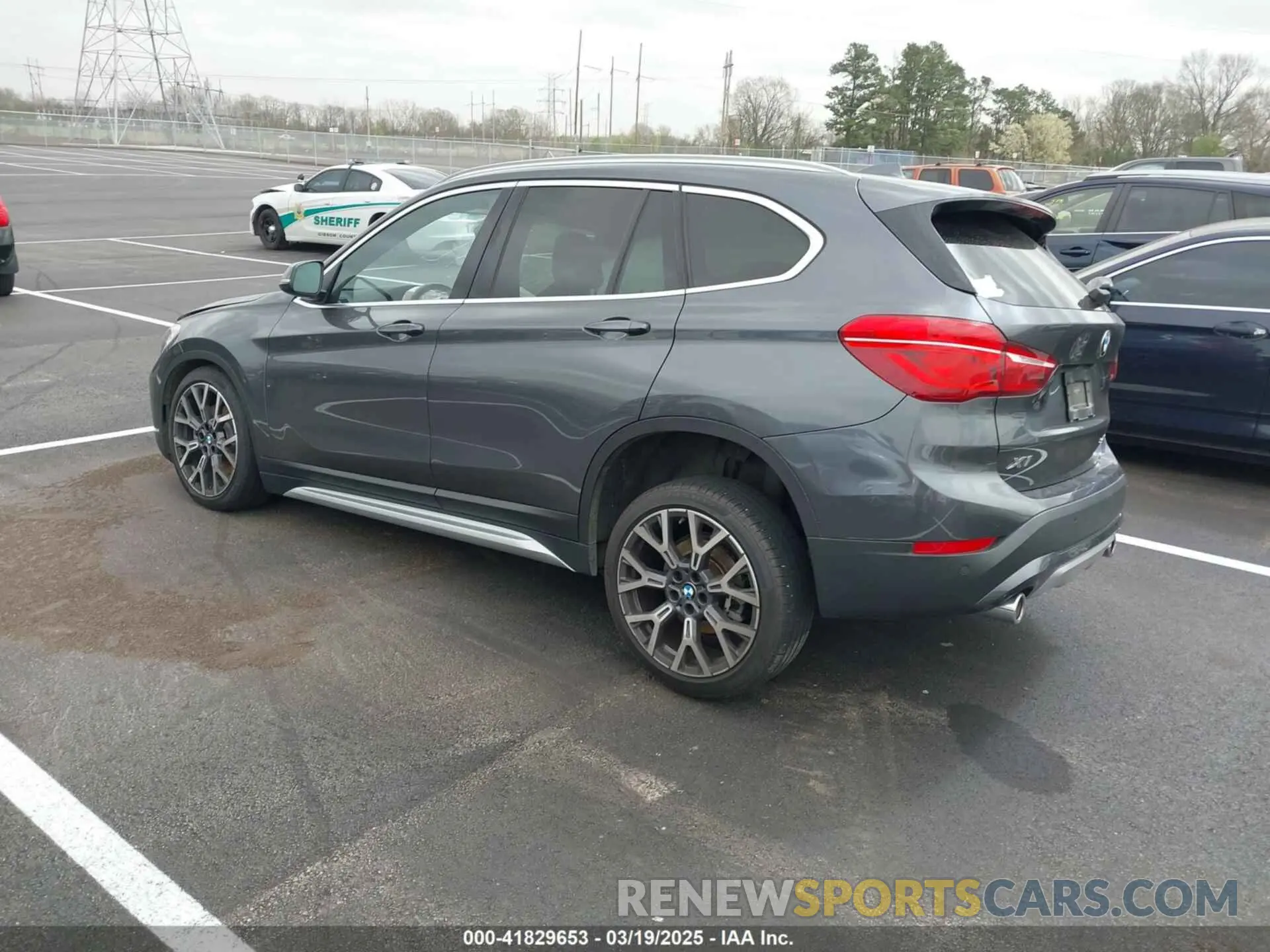 3 Photograph of a damaged car WBXJG7C07M5S08831 BMW X1 2021