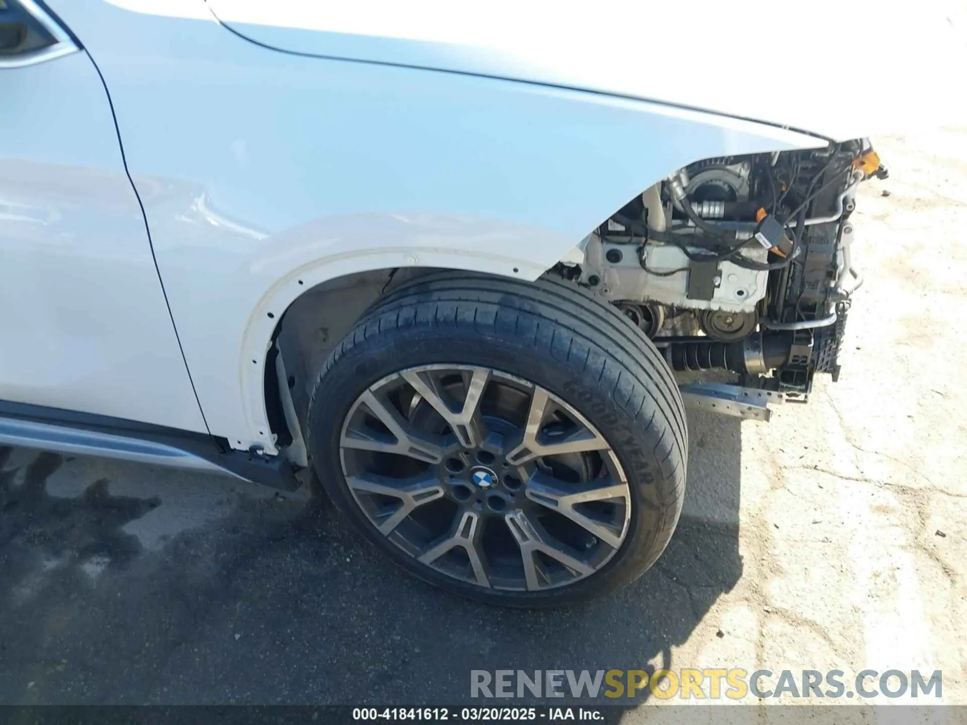 20 Photograph of a damaged car WBXJG7C08M5S34659 BMW X1 2021