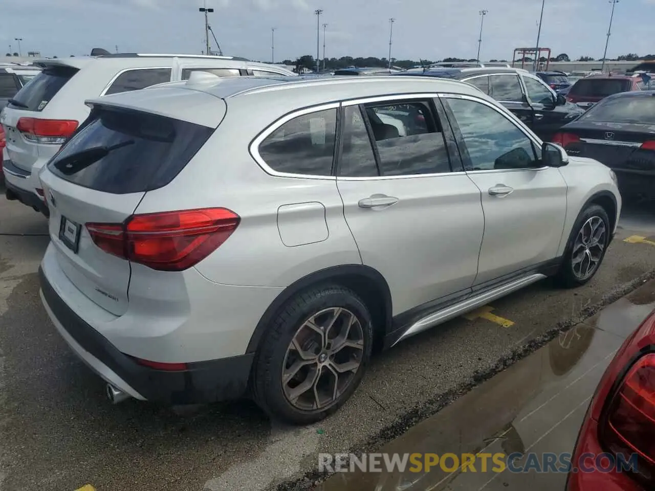 3 Photograph of a damaged car WBXJG7C08M5T05455 BMW X1 2021