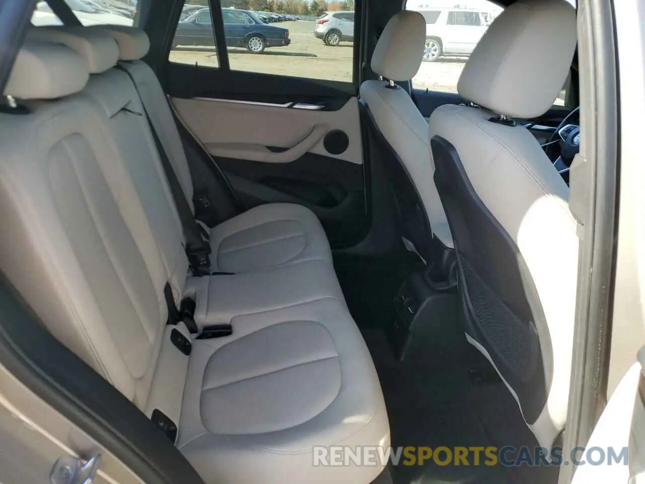 11 Photograph of a damaged car WBXJG7C08M5U27667 BMW X1 2021