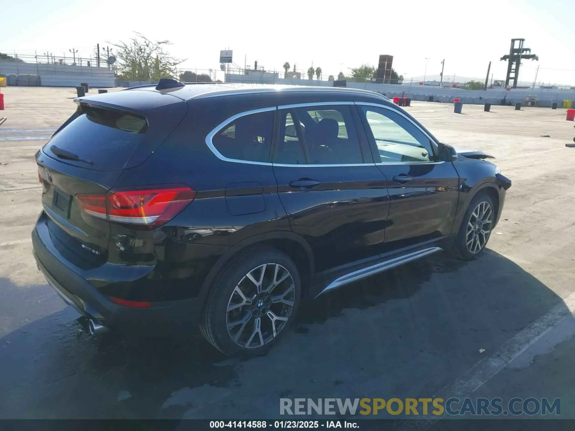 4 Photograph of a damaged car WBXJG7C09M5S34413 BMW X1 2021