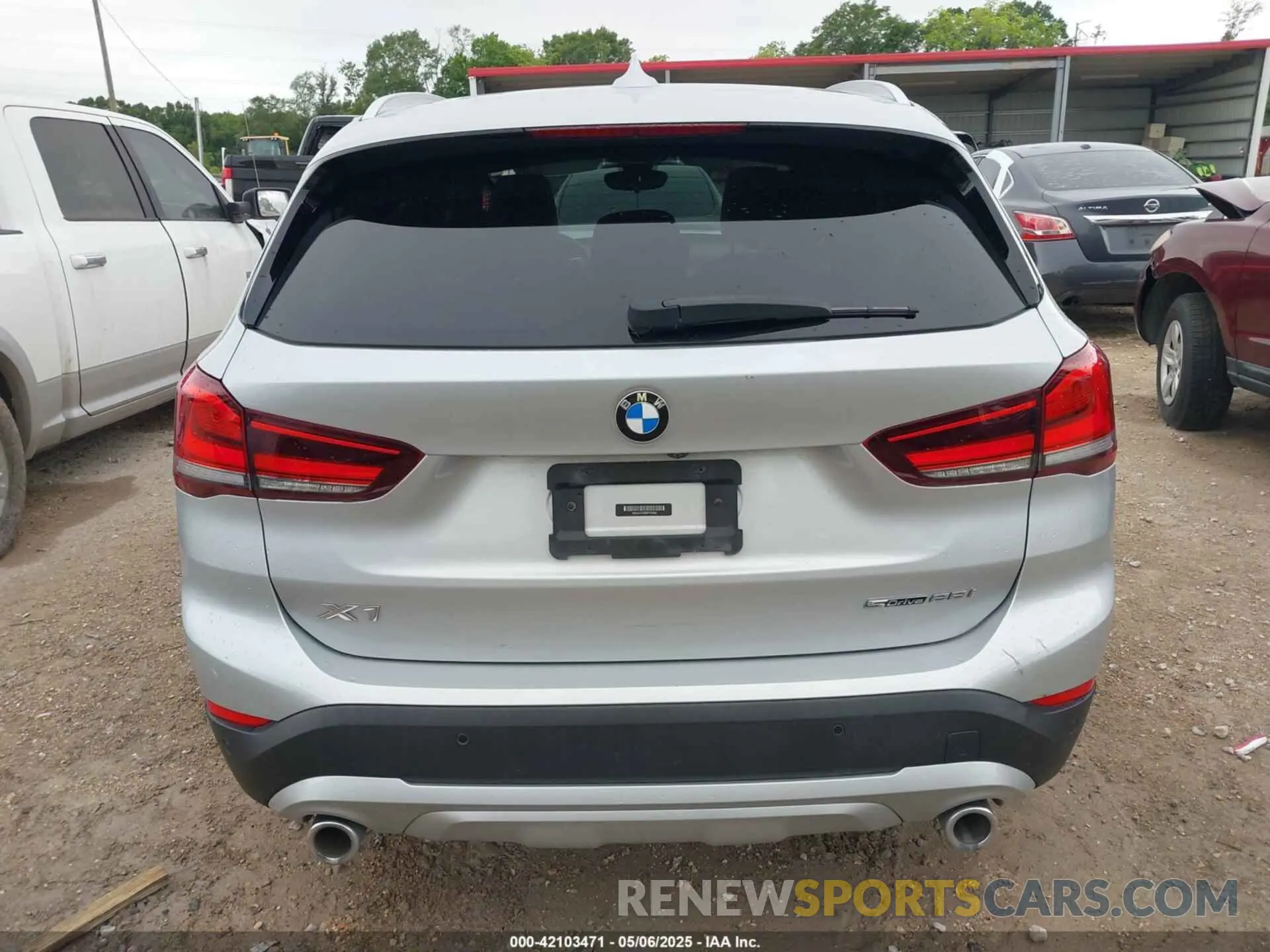 16 Photograph of a damaged car WBXJG7C09M5T44362 BMW X1 2021