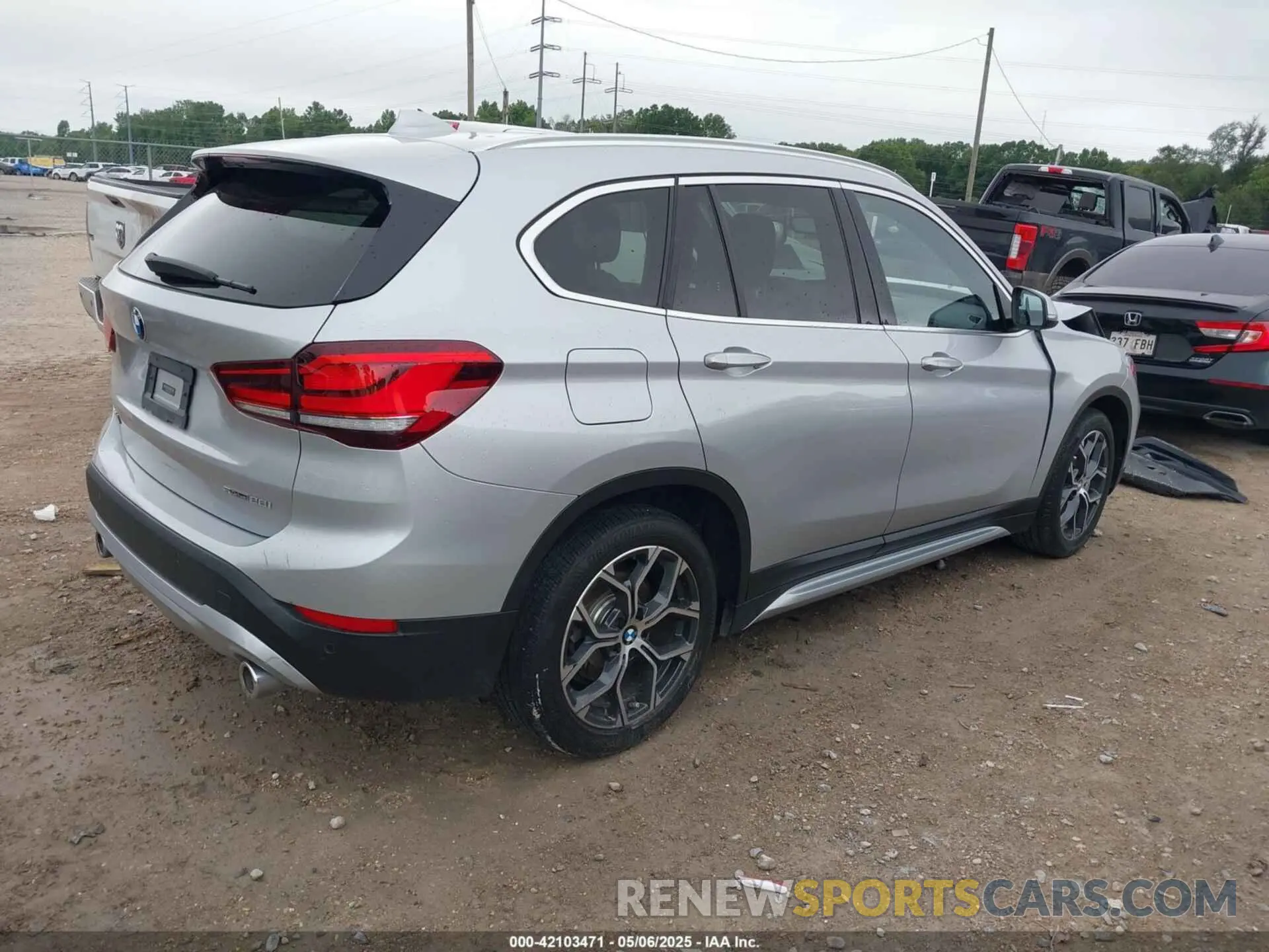 4 Photograph of a damaged car WBXJG7C09M5T44362 BMW X1 2021