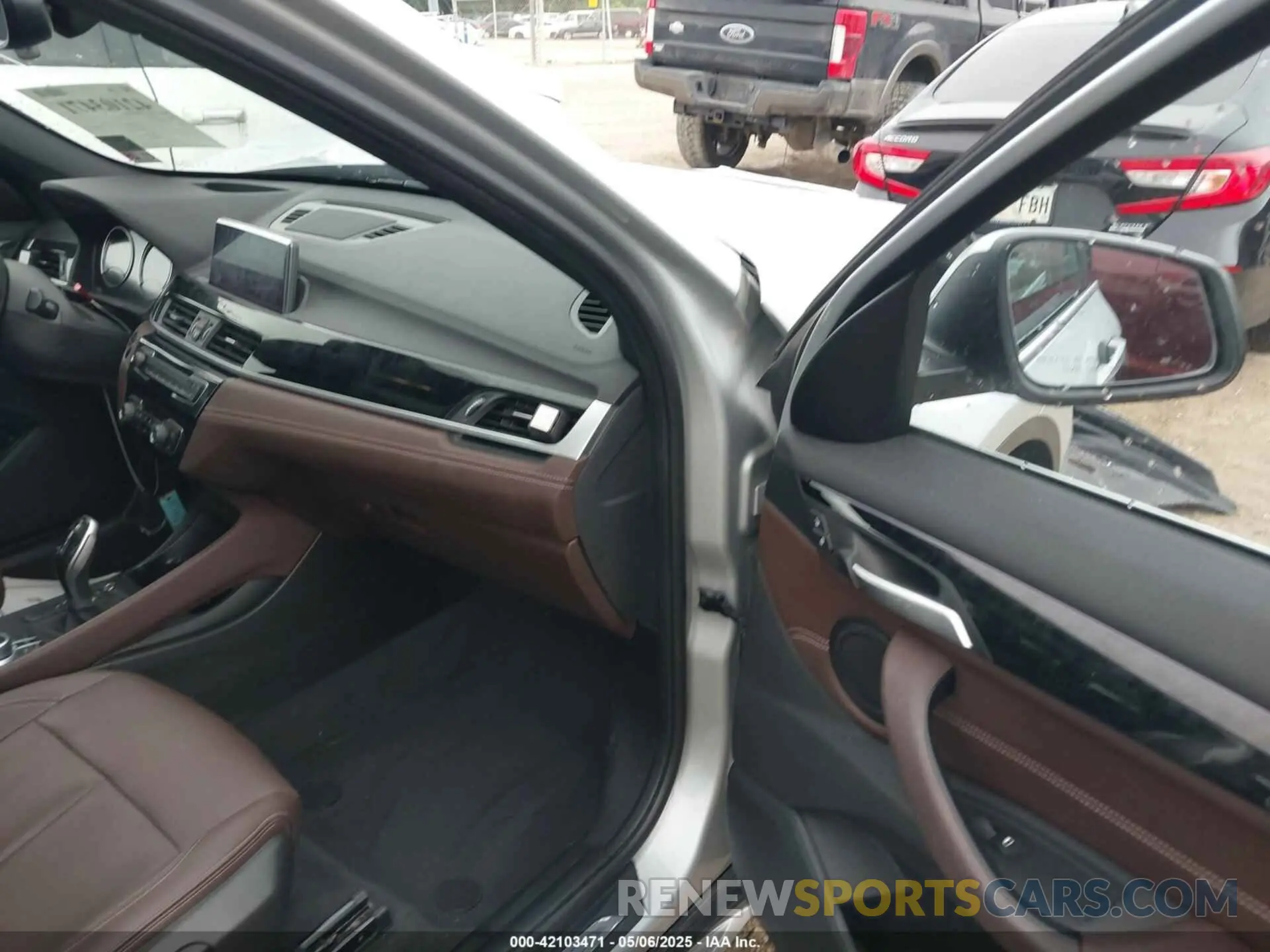 5 Photograph of a damaged car WBXJG7C09M5T44362 BMW X1 2021