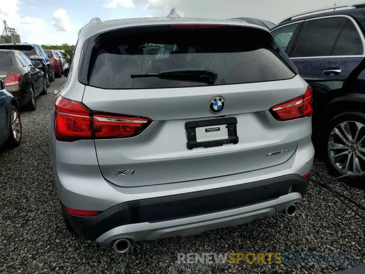 6 Photograph of a damaged car WBXJG7C0XM5S23727 BMW X1 2021