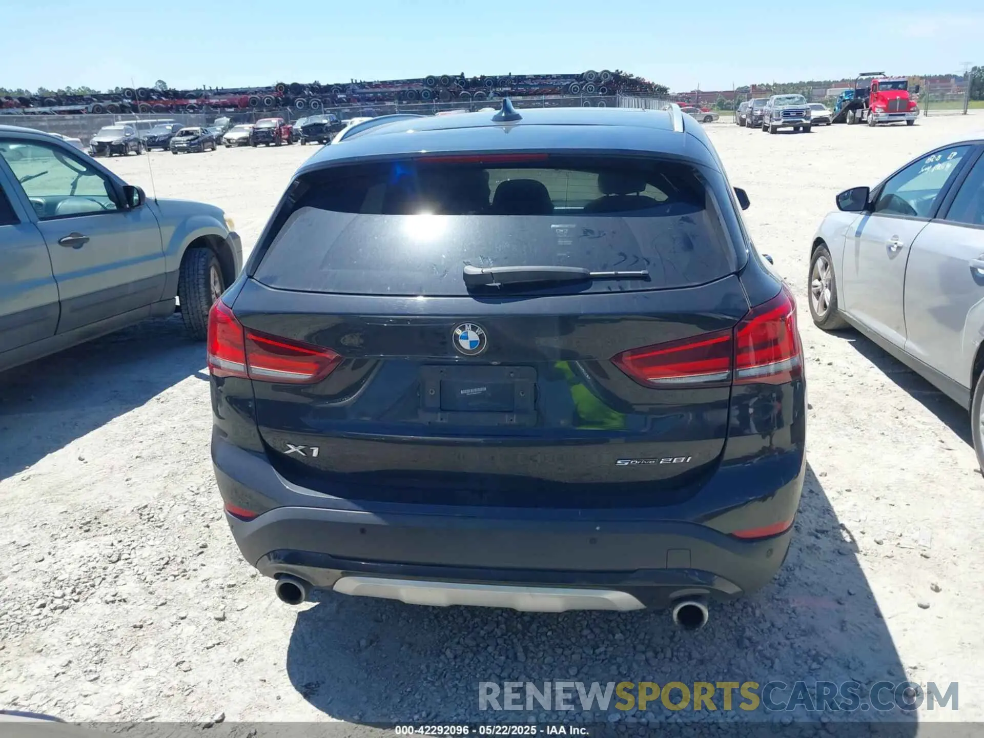 16 Photograph of a damaged car WBXJG7C0XM5T37677 BMW X1 2021