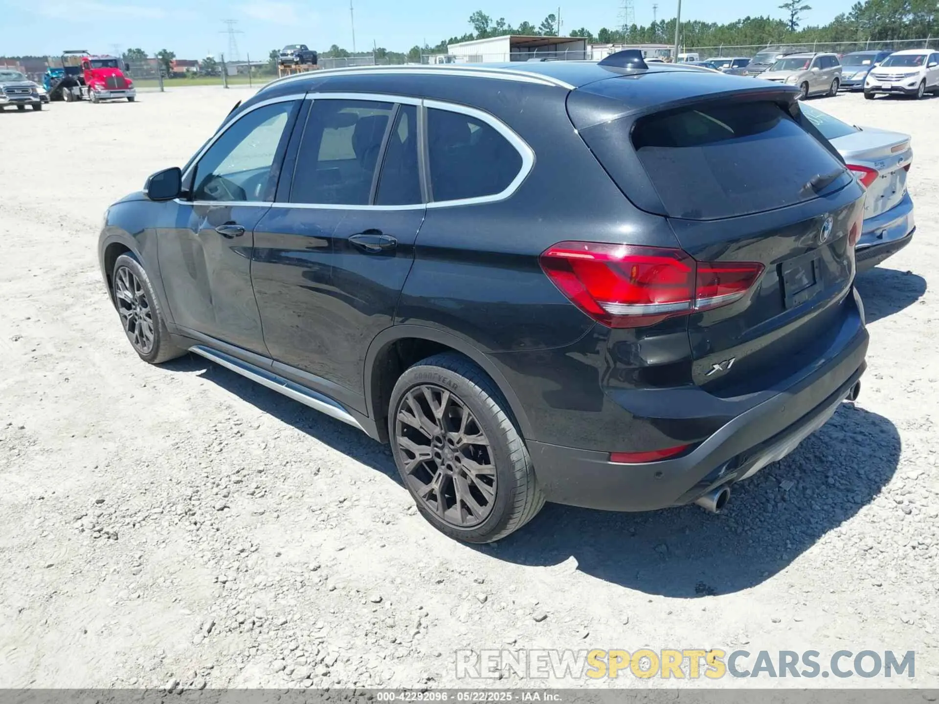 3 Photograph of a damaged car WBXJG7C0XM5T37677 BMW X1 2021