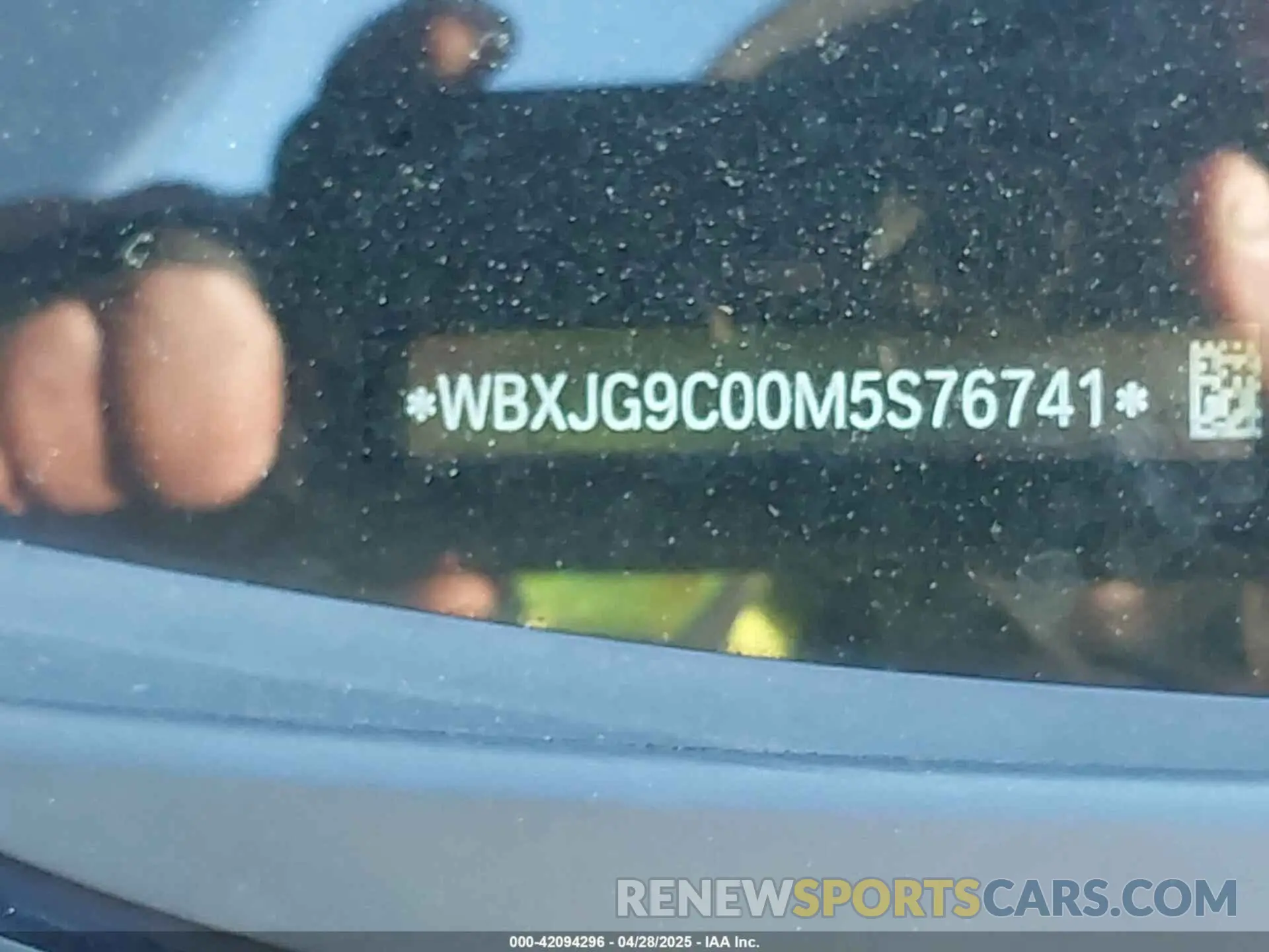 17 Photograph of a damaged car WBXJG9C00M5S76741 BMW X1 2021