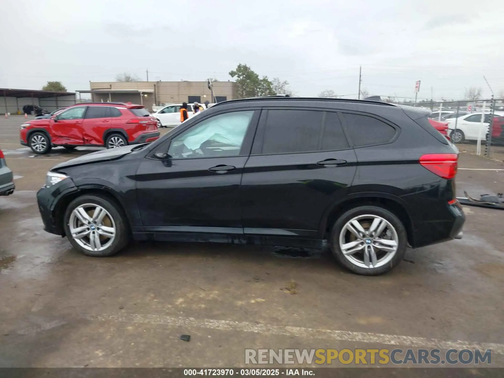 14 Photograph of a damaged car WBXJG9C01M3M71033 BMW X1 2021