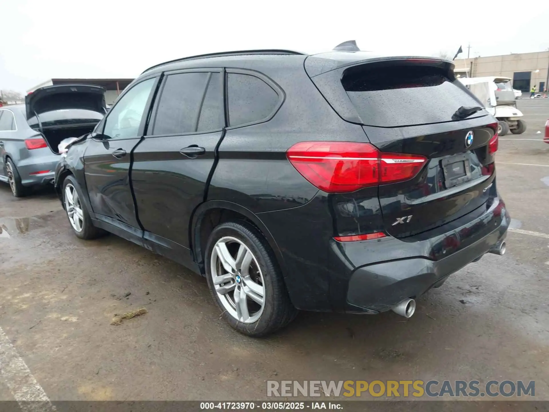 3 Photograph of a damaged car WBXJG9C01M3M71033 BMW X1 2021