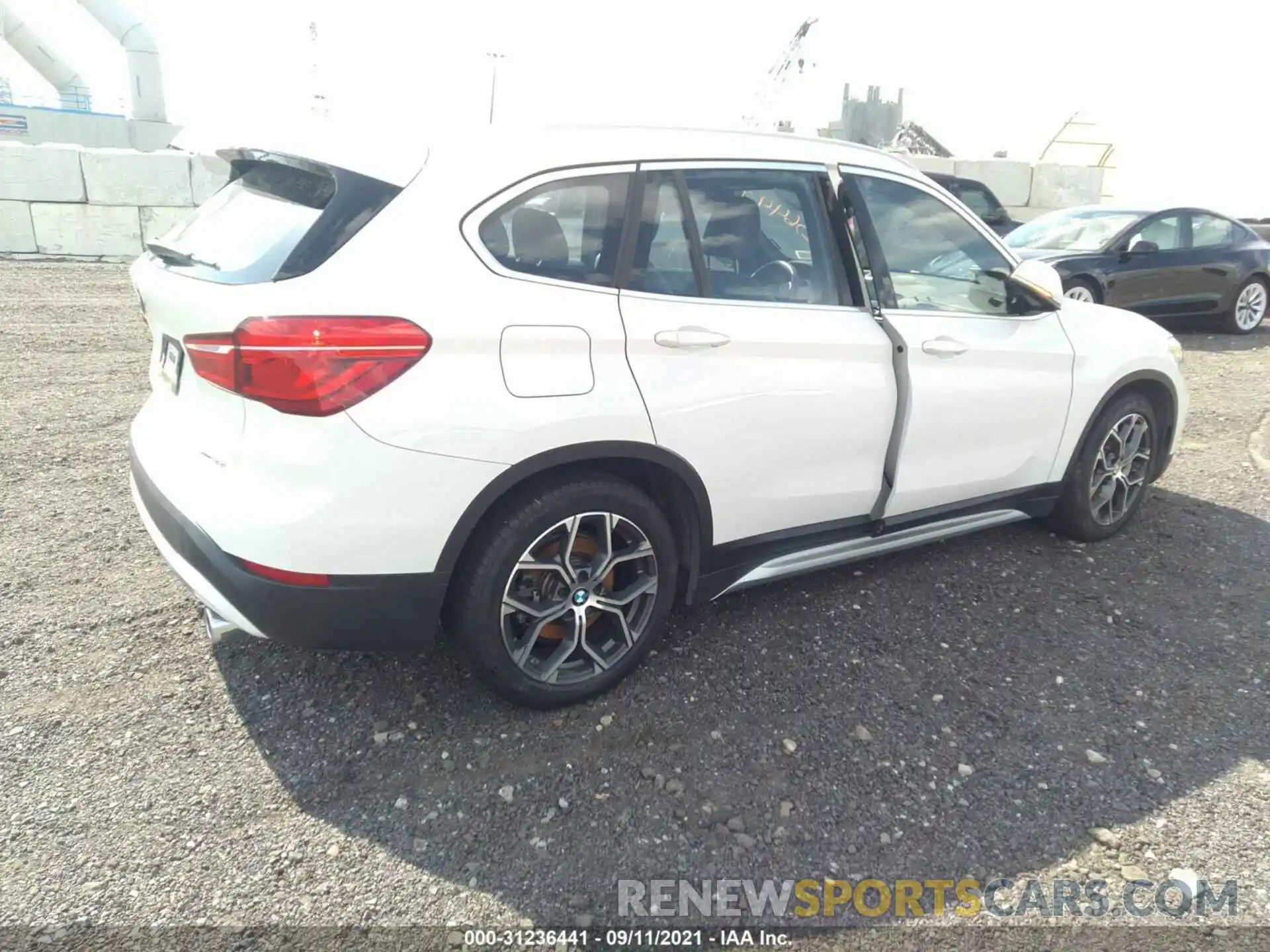 4 Photograph of a damaged car WBXJG9C01M5S35342 BMW X1 2021