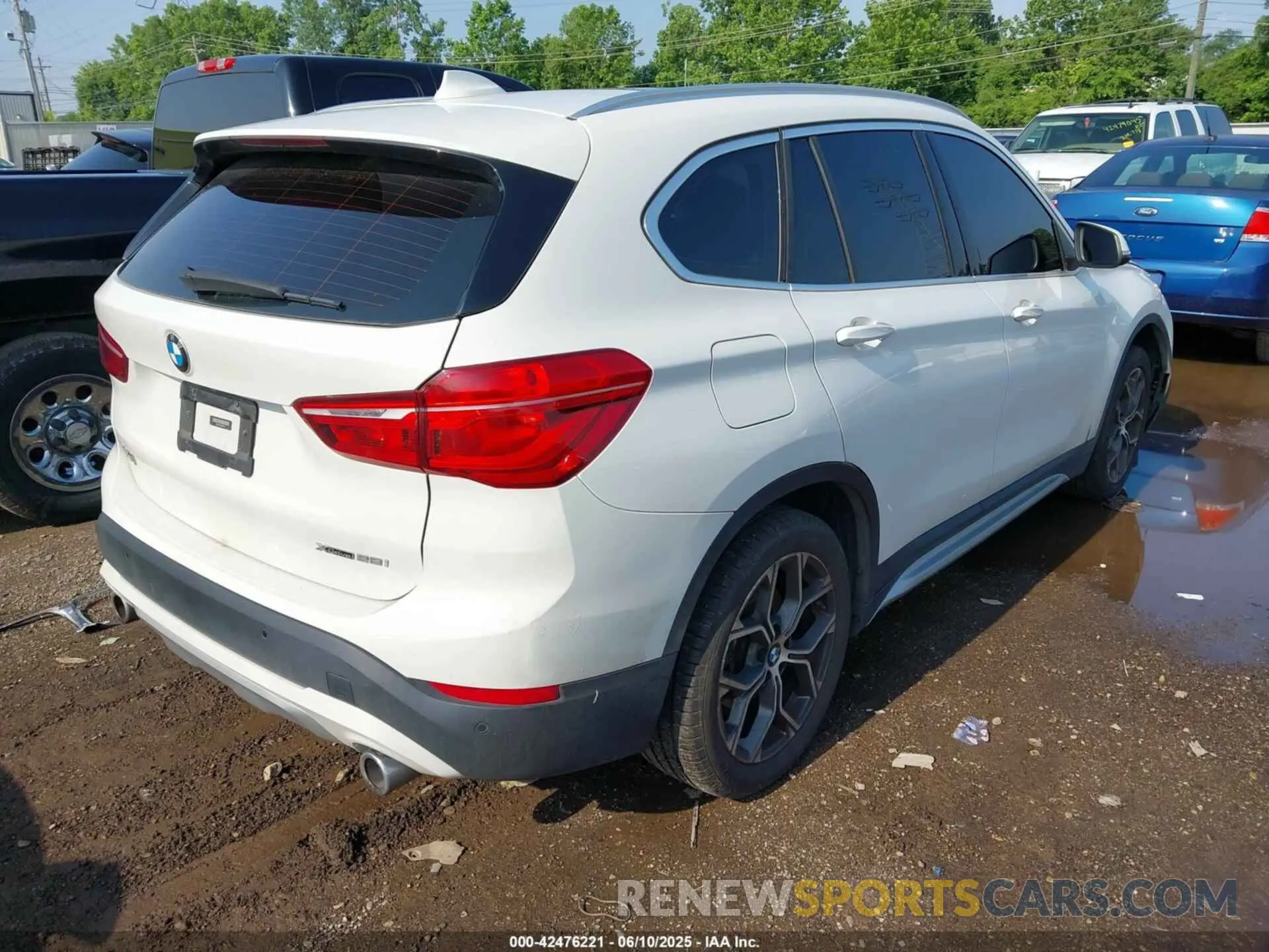 4 Photograph of a damaged car WBXJG9C02M3M42379 BMW X1 2021